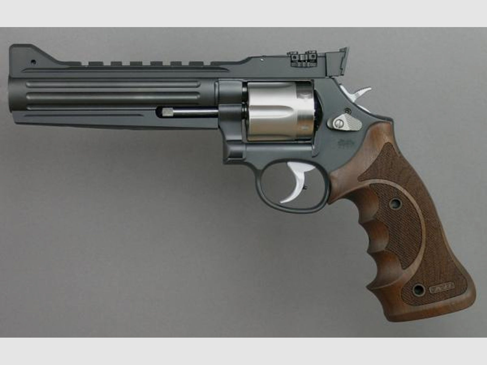 T'n T Triebel Revolver Mod. PPC 357 BlackSpecial .357Mag    S&W L-Rahmen