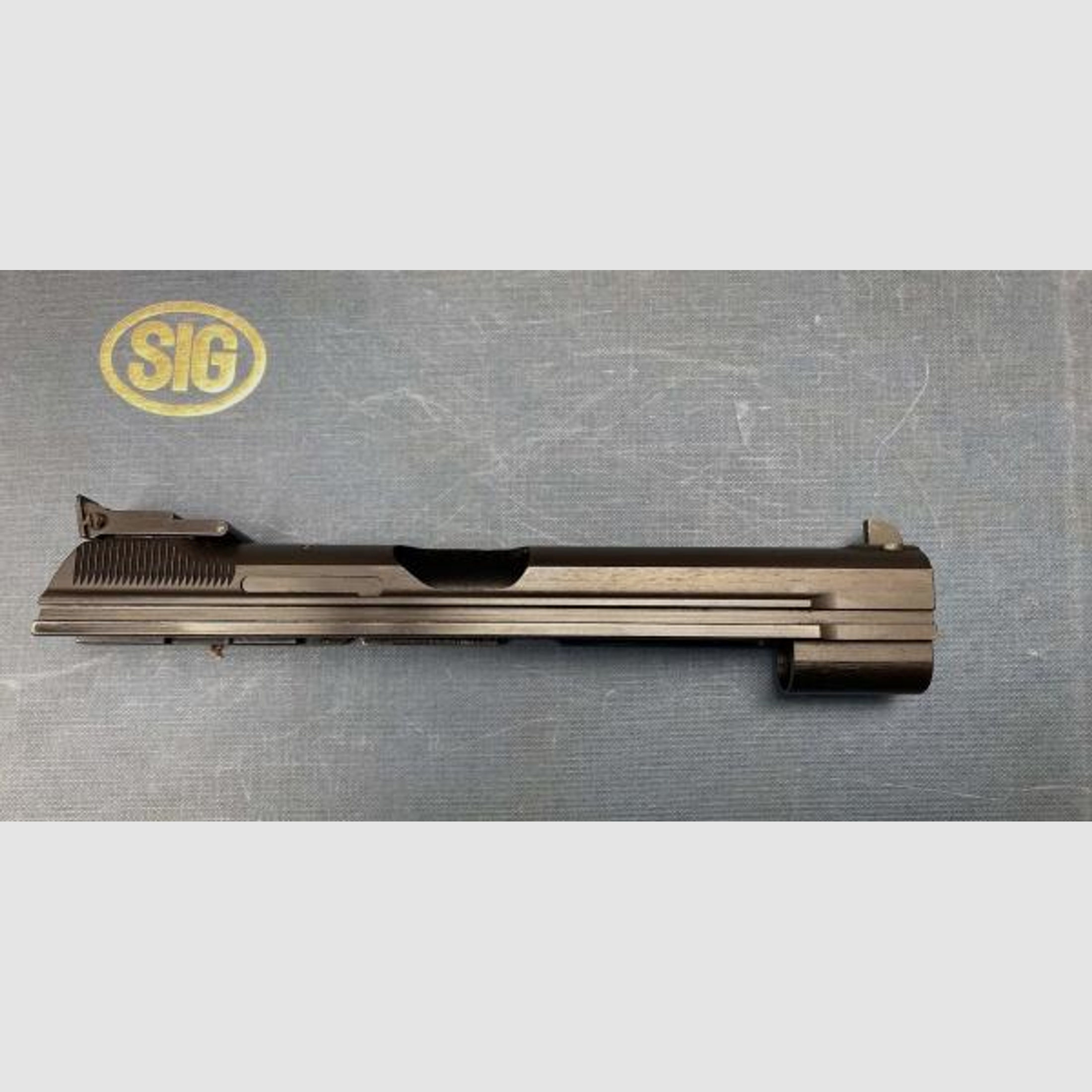 SIG -SwissMade- Pistole (gebraucht) Mod. P210 -6 /5' 9mmLuger   (2)