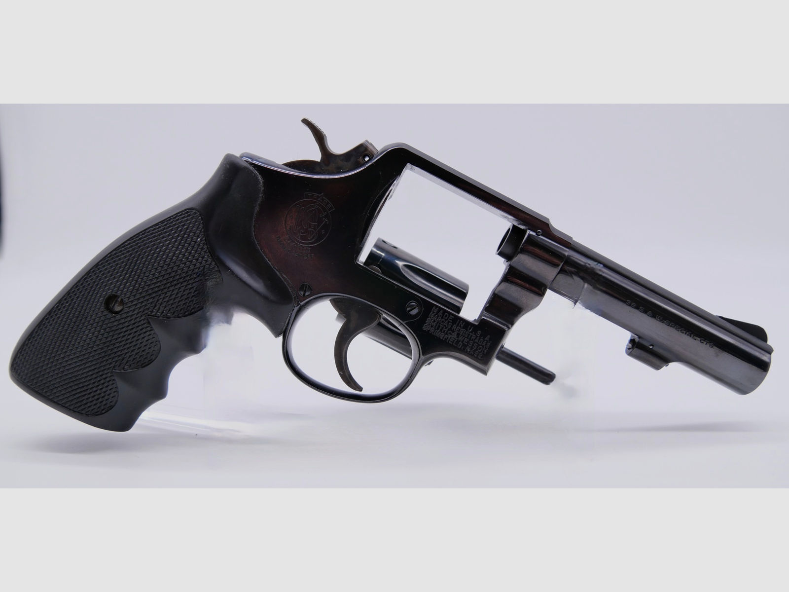 Smith & Wesson Mod.: 10-6 .38Special 4' Lauf Gummigriffschalen 6-schüssiger Revolver