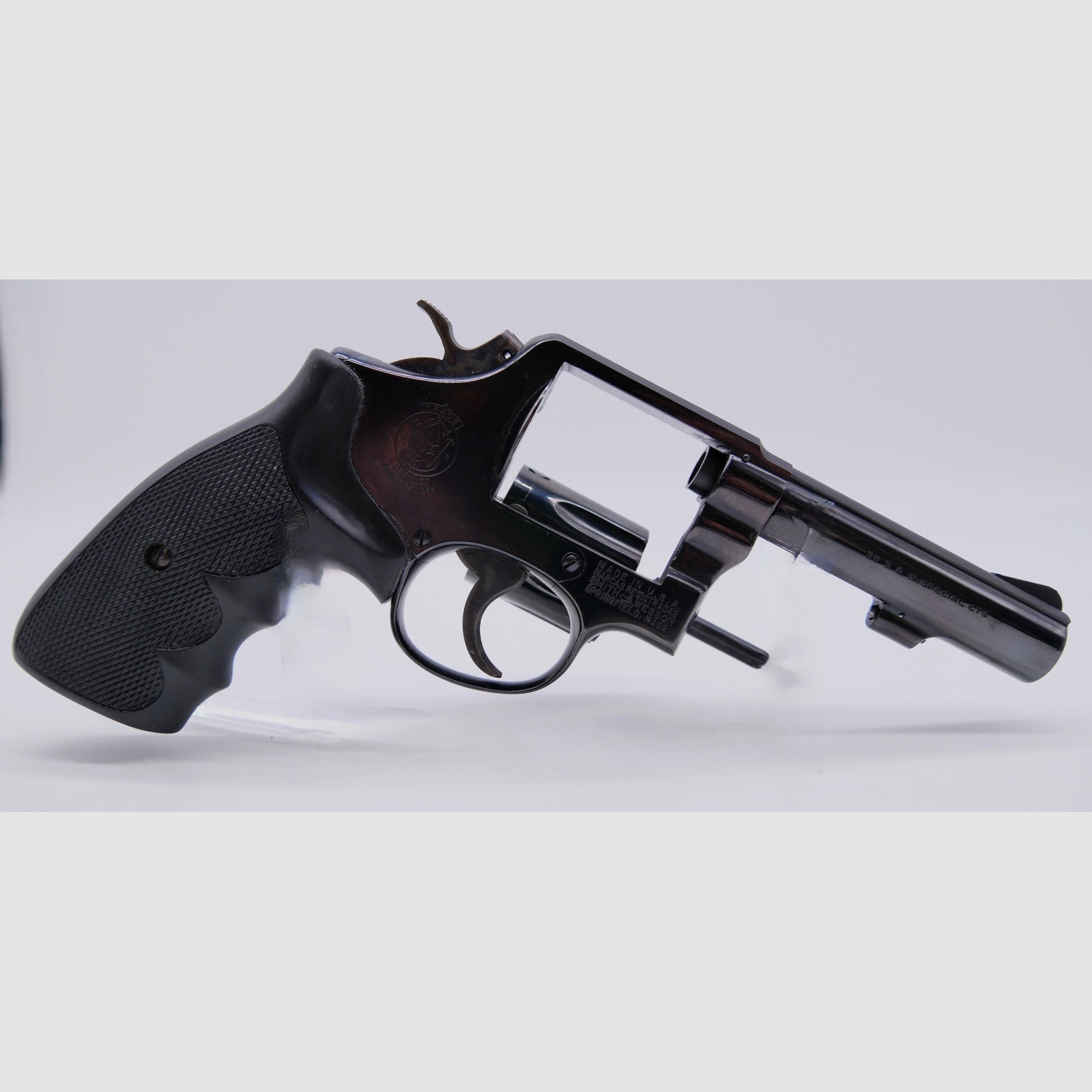 Smith & Wesson Mod.: 10-6 .38Special 4' Lauf Gummigriffschalen 6-schüssiger Revolver