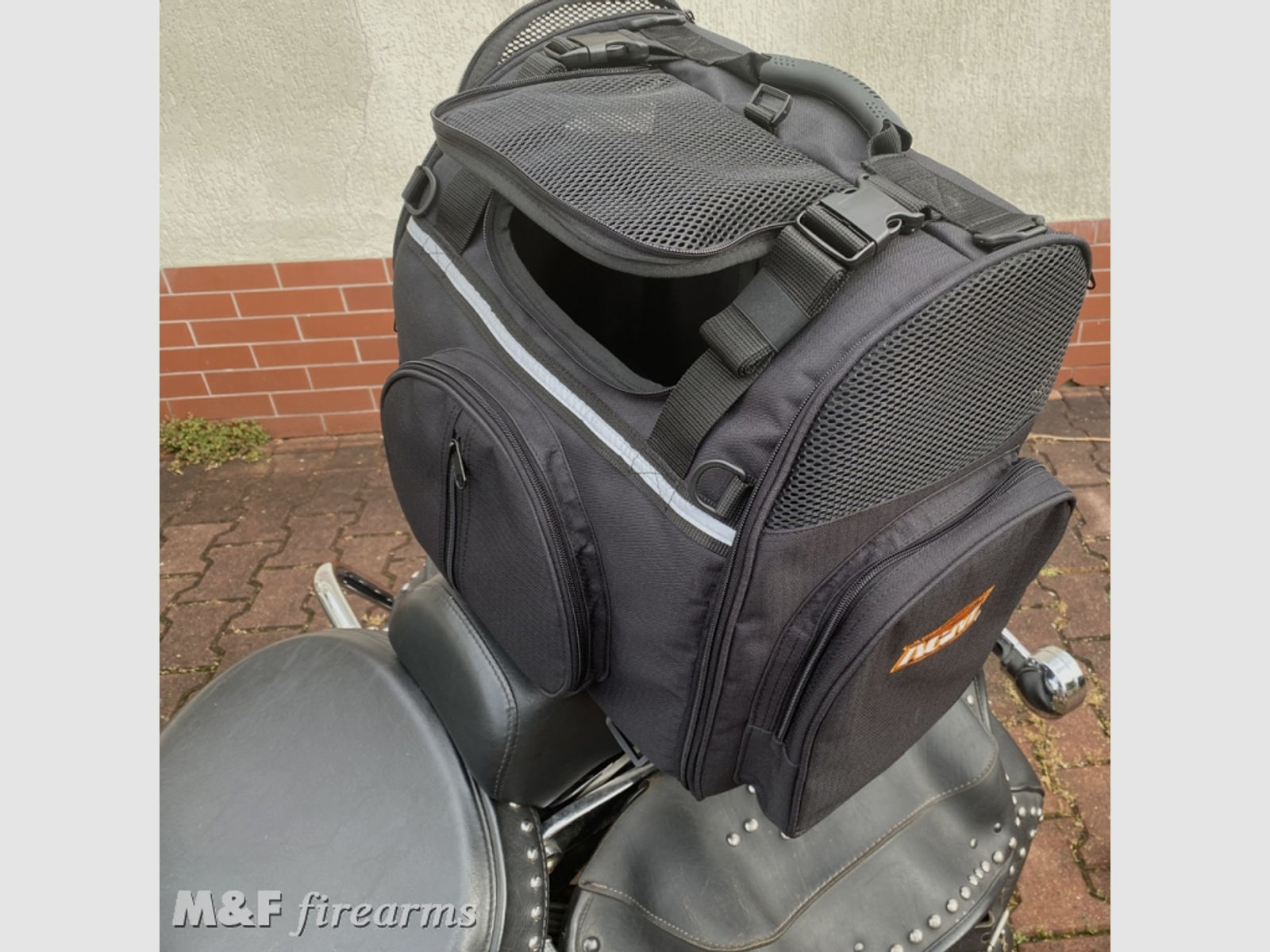 AGM Motorcycle Bag (Motorradtasche) Pet Bag für Deinen Hund auf dem Bike