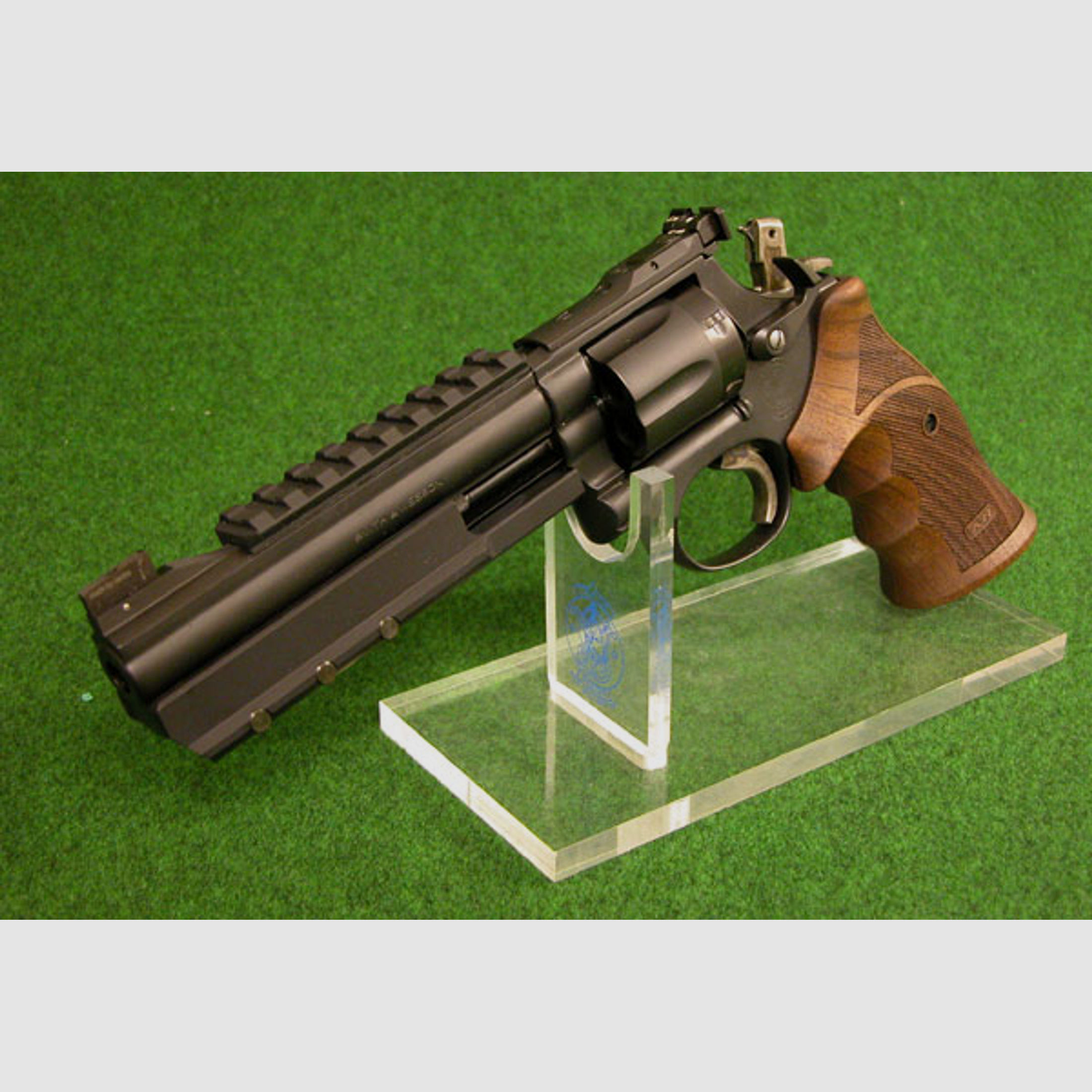 BLACK-DIAMOND TARGET S&W 586 6"Zoll 357 Magnum