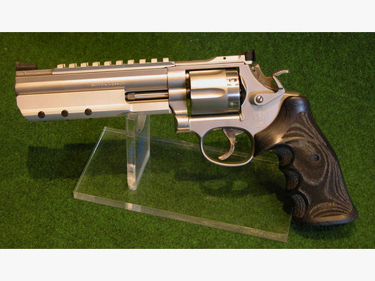 Smith & Wesson 686 -4 "GRAND CUSTOM TARGET PRO-PLUS" .357 Magnum