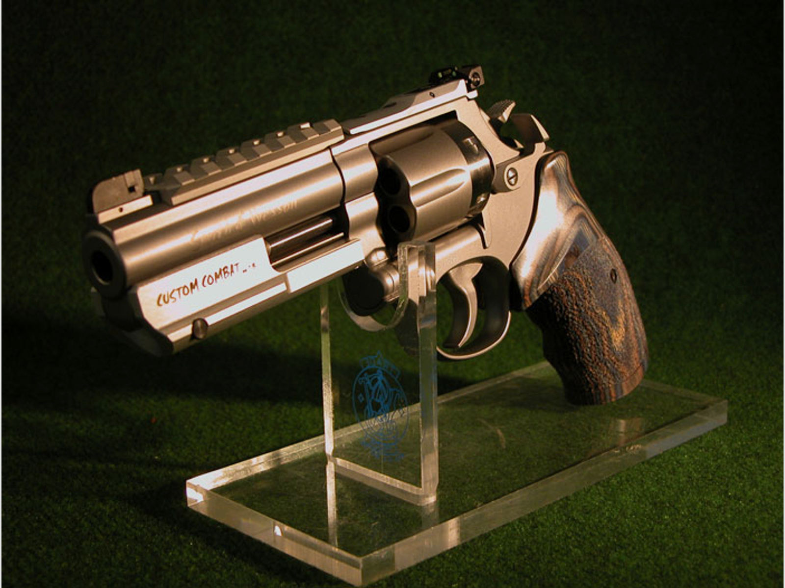 CUSTOM COMBAT SILVER S&W 686-5 4"Zoll 357 Magnum