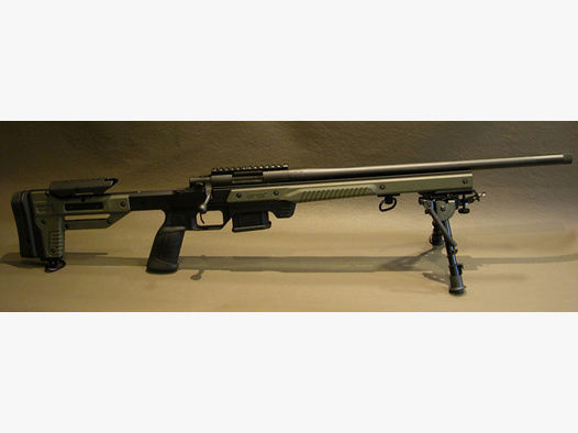 Accuracy HOWA 1500 Kal .223Rem Sniper Custom-Made MDT "ORYX" Voll-Alu Schaft Schwarz-Grün