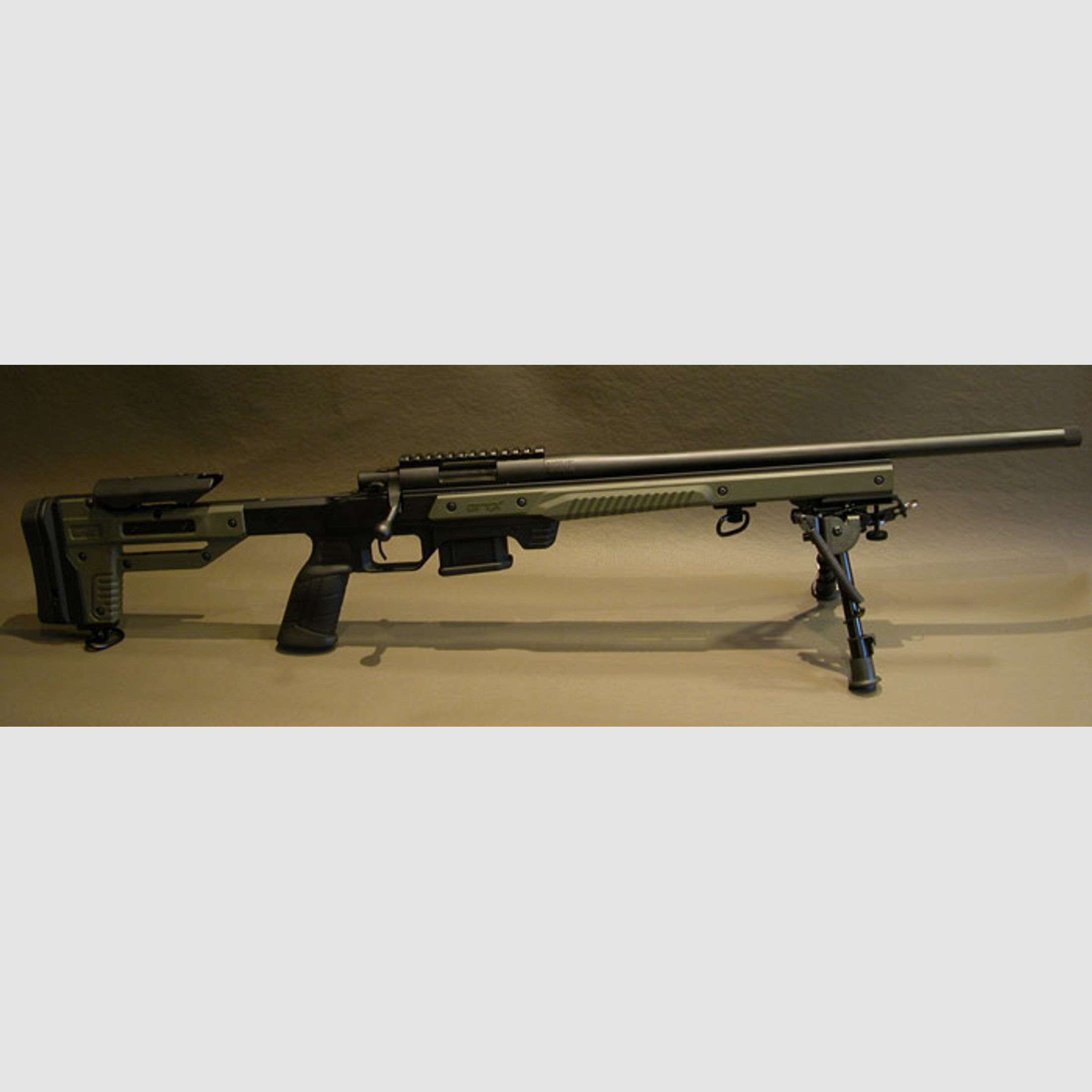 Accuracy HOWA 1500 Kal .223Rem Sniper Custom-Made MDT "ORYX" Voll-Alu Schaft Schwarz-Grün