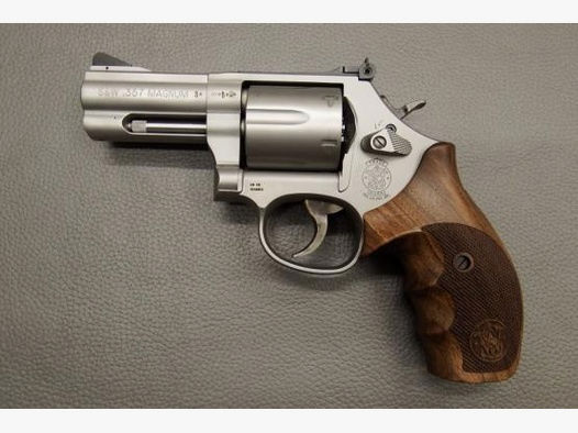 Smith & Wesson 686 Security Special 3" Kaliber .357 Magnum Revolver 
                Smith & Wesson Modell 686 Security Special Revolver