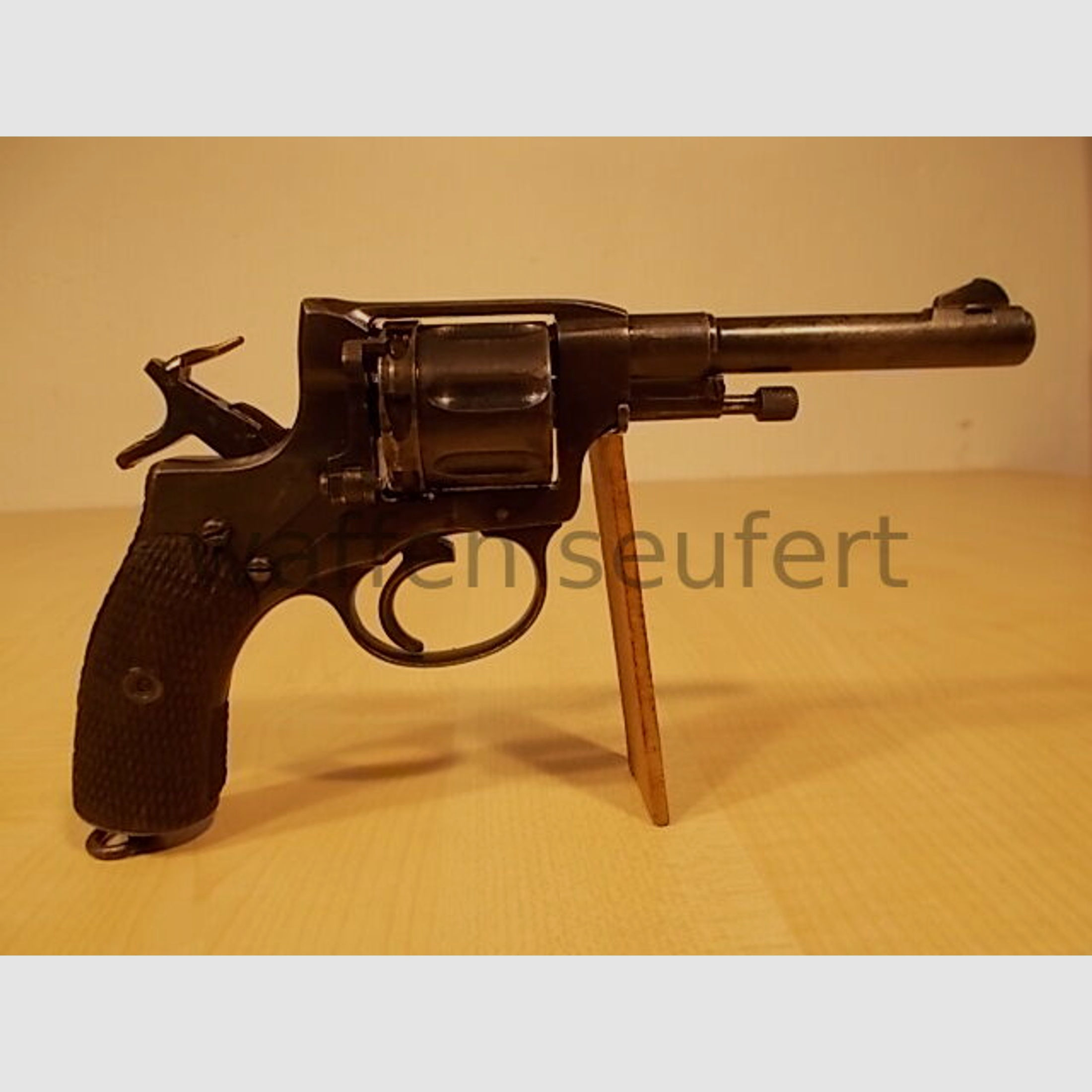 Nagant M1895 Revolver mit gasdichter Trommel
