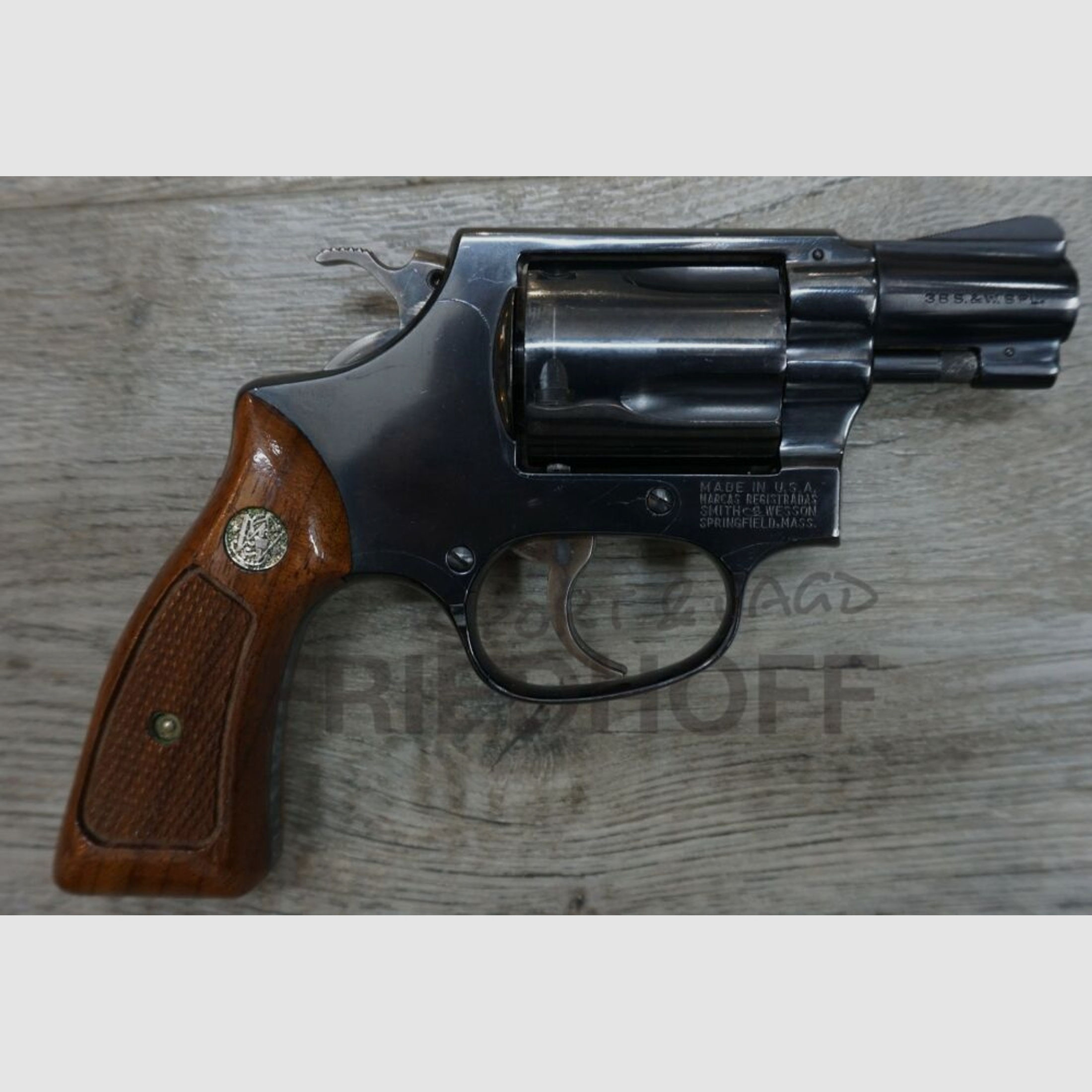 Smith & Wesson	 36