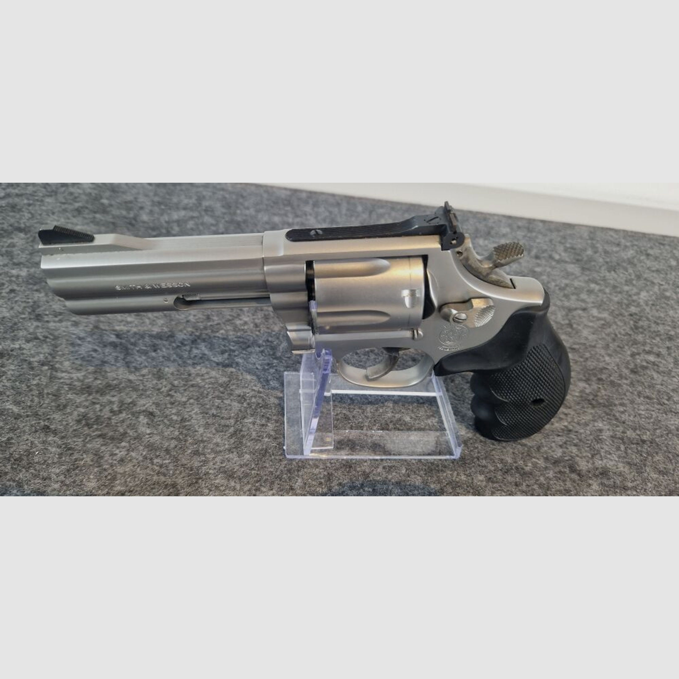 Smith & Wesson	 Revolver S&W Model 686-4 Security Special .357 Magnum