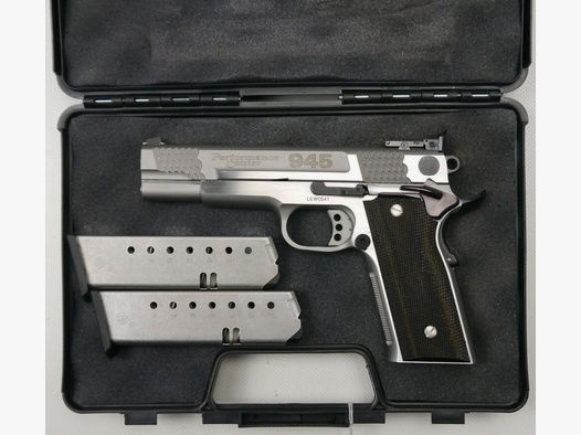 Smith & Wesson	 945 Performance Center
