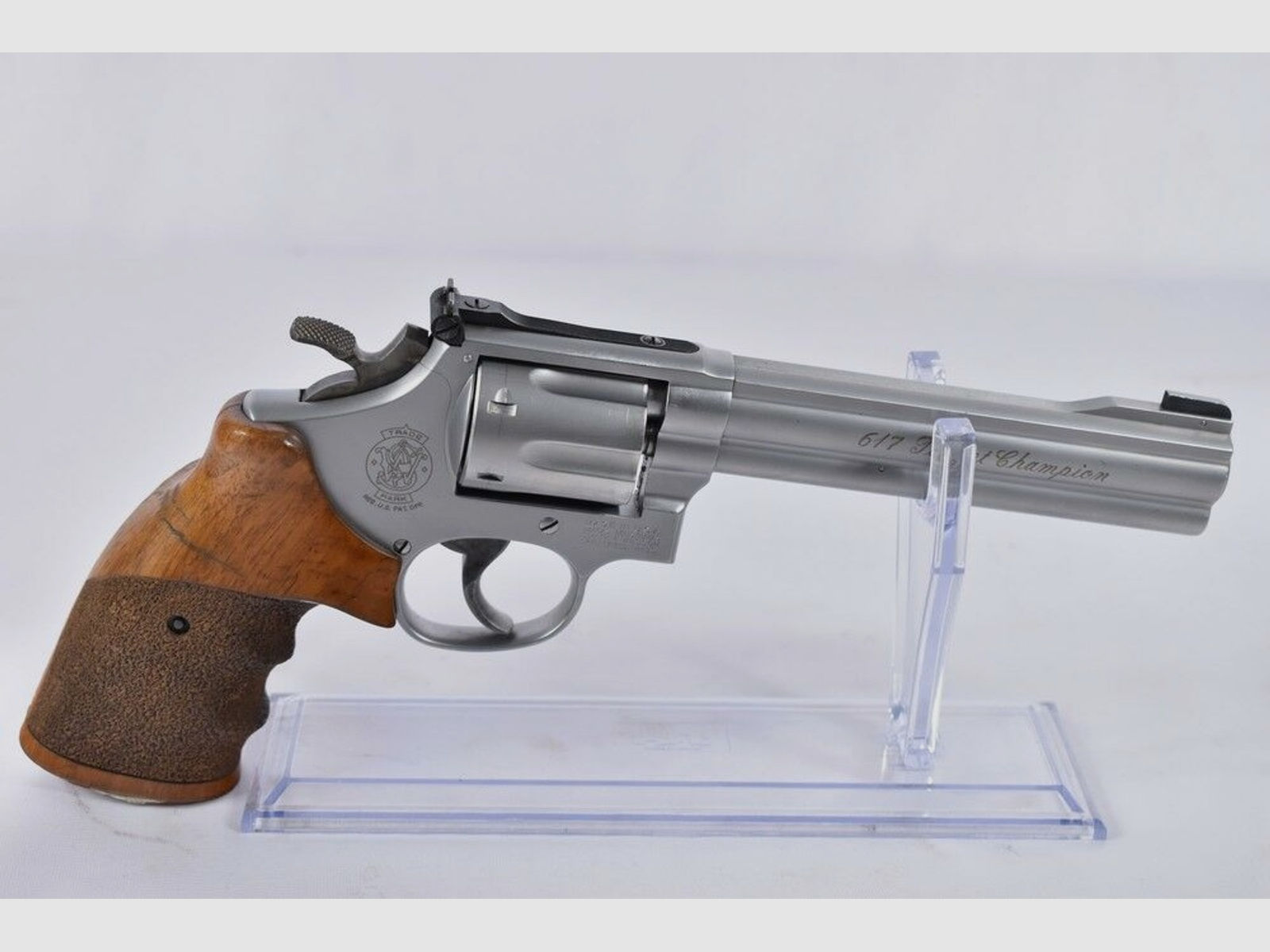 Smith & Wesson	 Target Champion 617-1