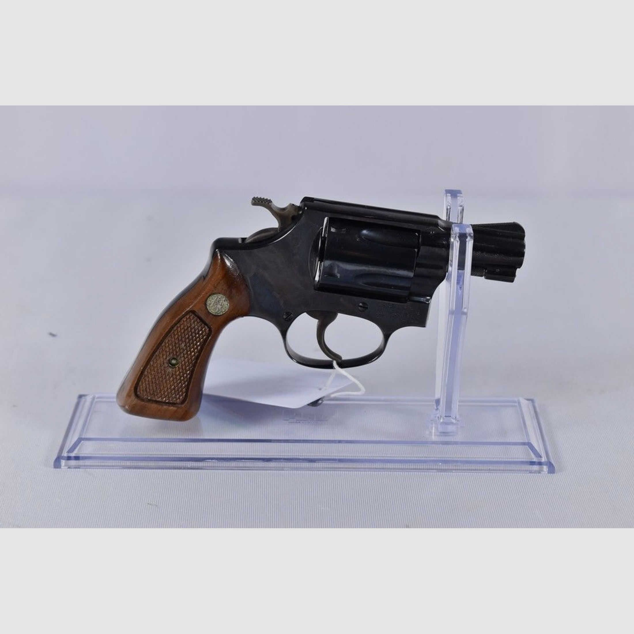 Smith & Wesson	 -