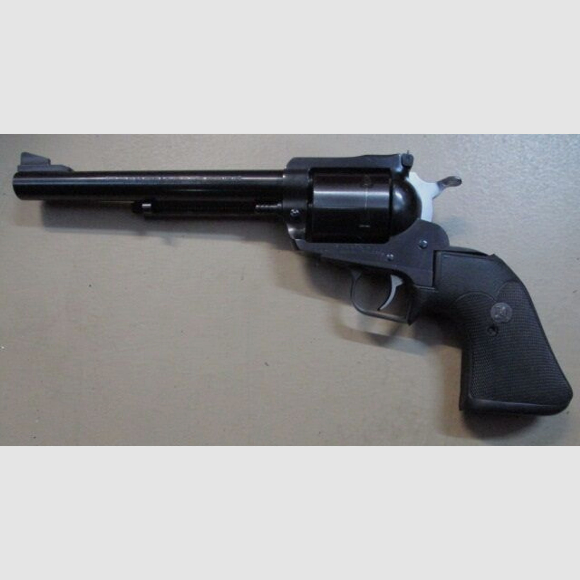 Revolver Ruger Super Blackhawk Pachmayr Griff .44 mag