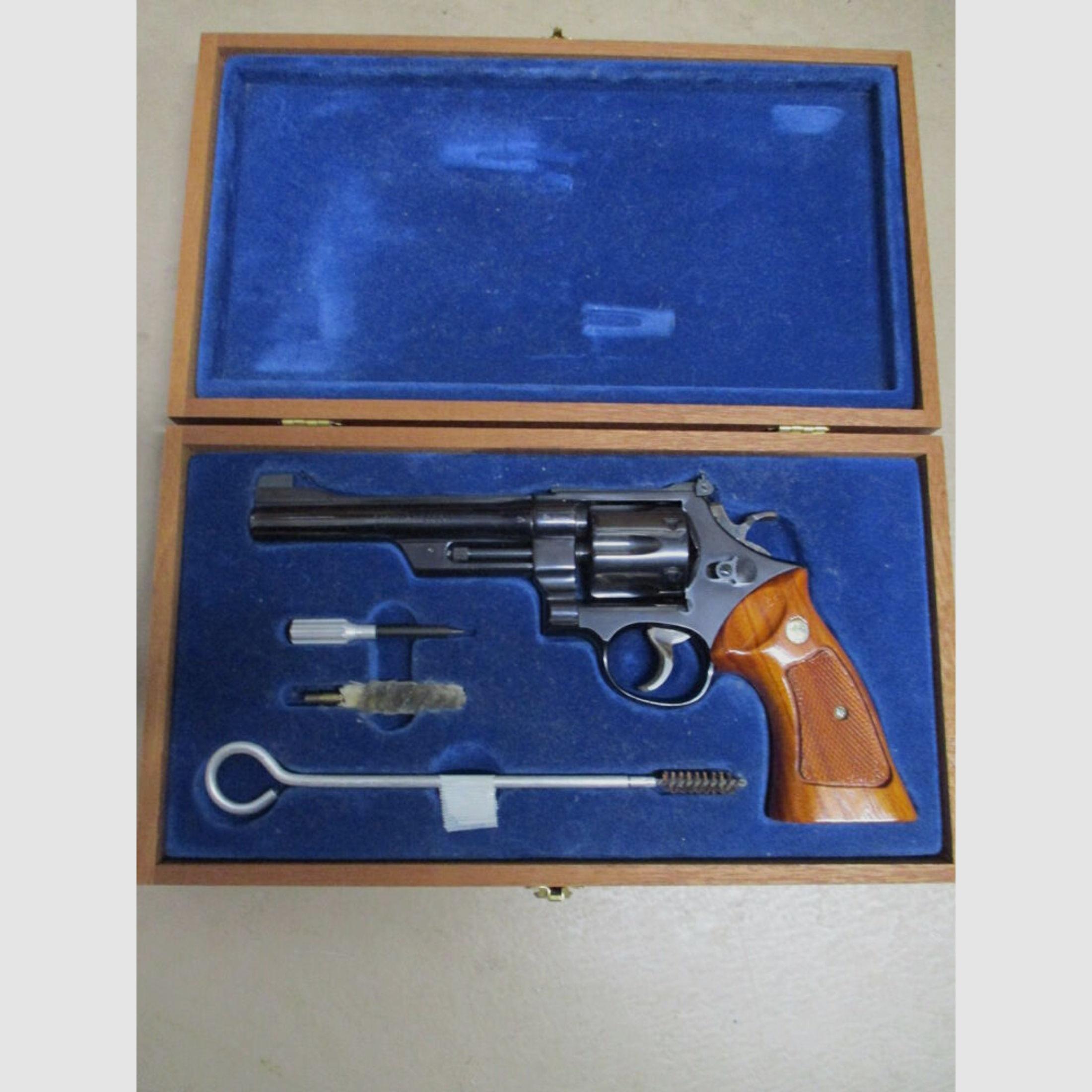 Revolver Smith & Wesson Modell 27 in Presentation Case -wie neu-	 27