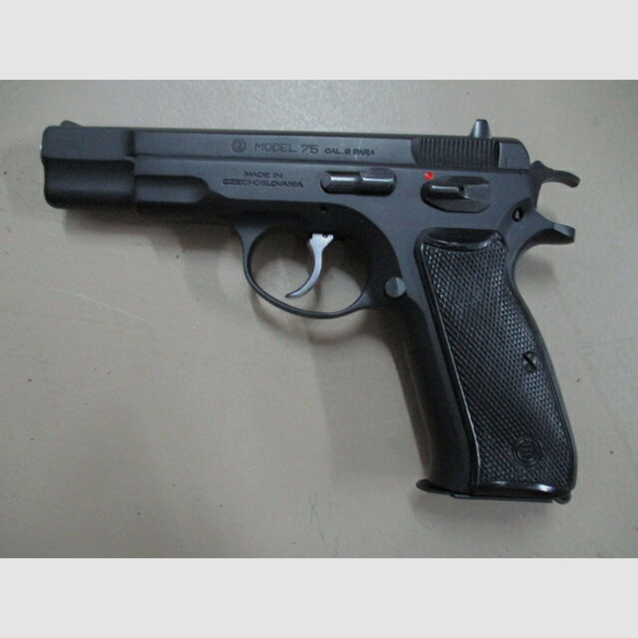 Pistole CZ75 9mm Luger -Schrankwaffe-	 75