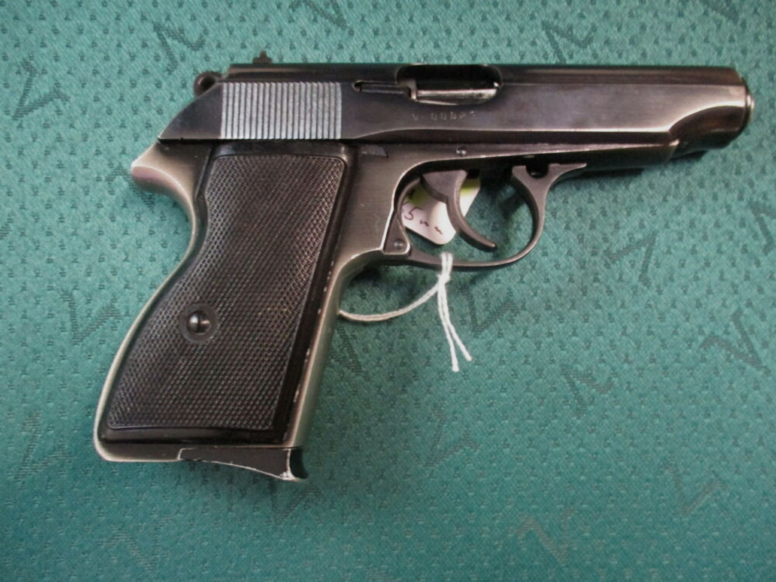 Pistole vermutl. rumänischer Nachbau einer Walther PP	 PP