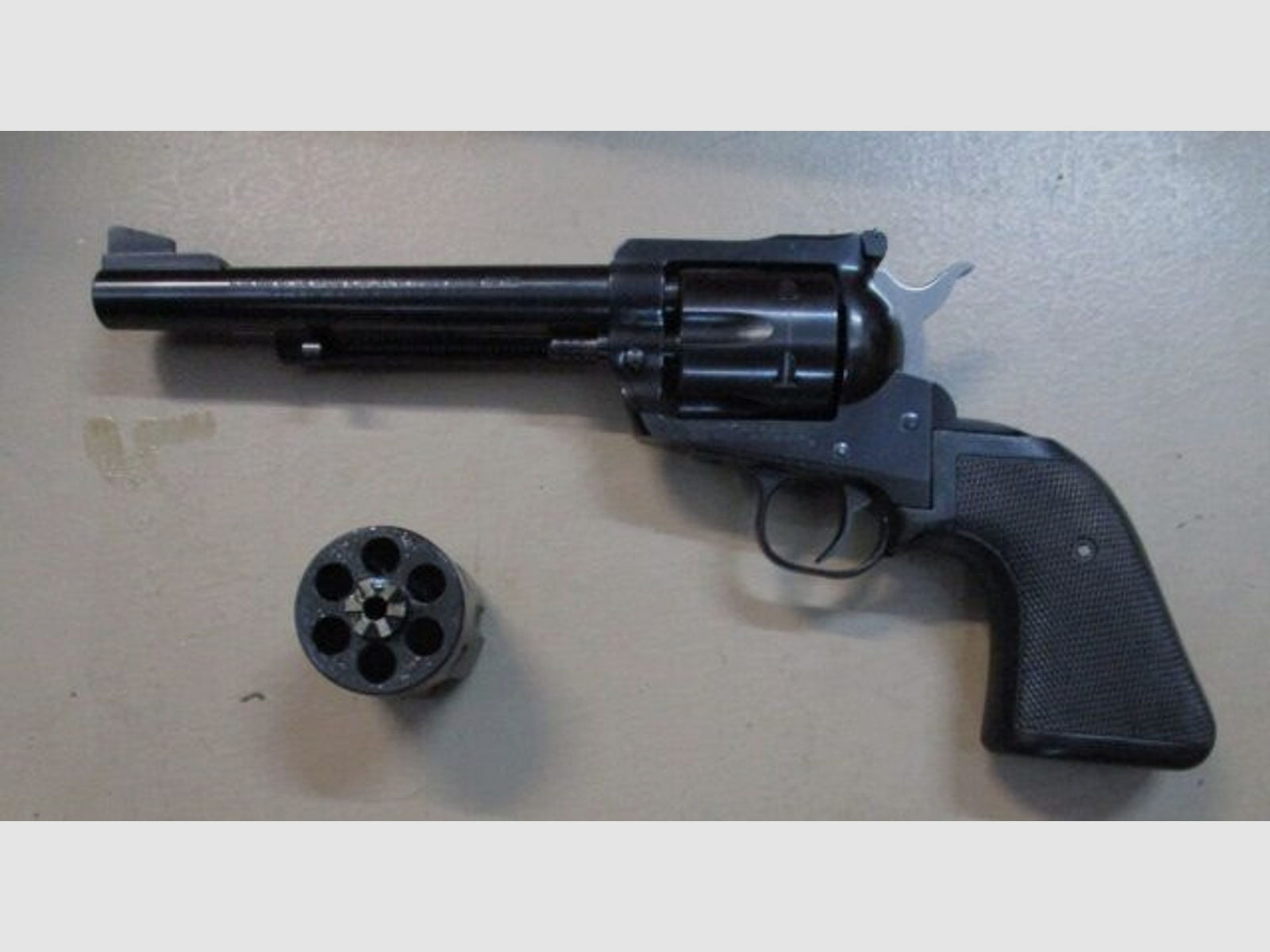 Revolver Ruger Blackhawk .357 mag mit Wechseltrommel 9mm Luger	 Blackhawk