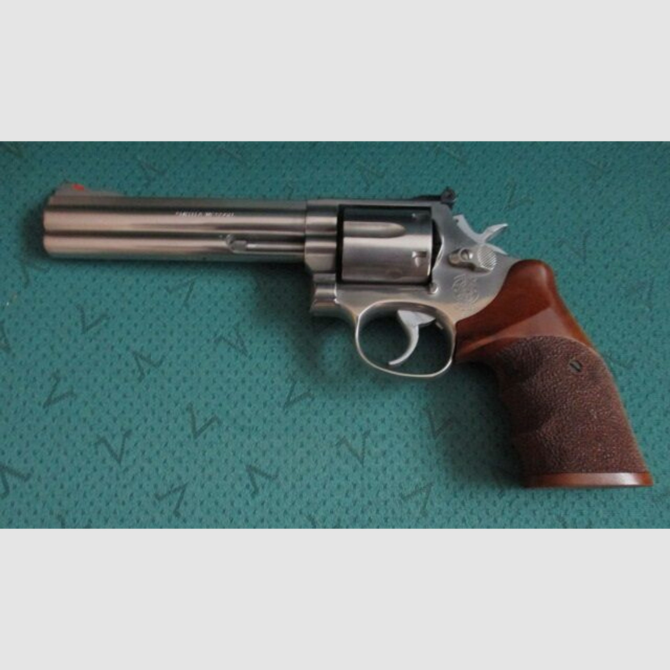Revolver Smith & Wesson Modell 686-3 .357 mag 6 Zoll mit Nill Griff	 686