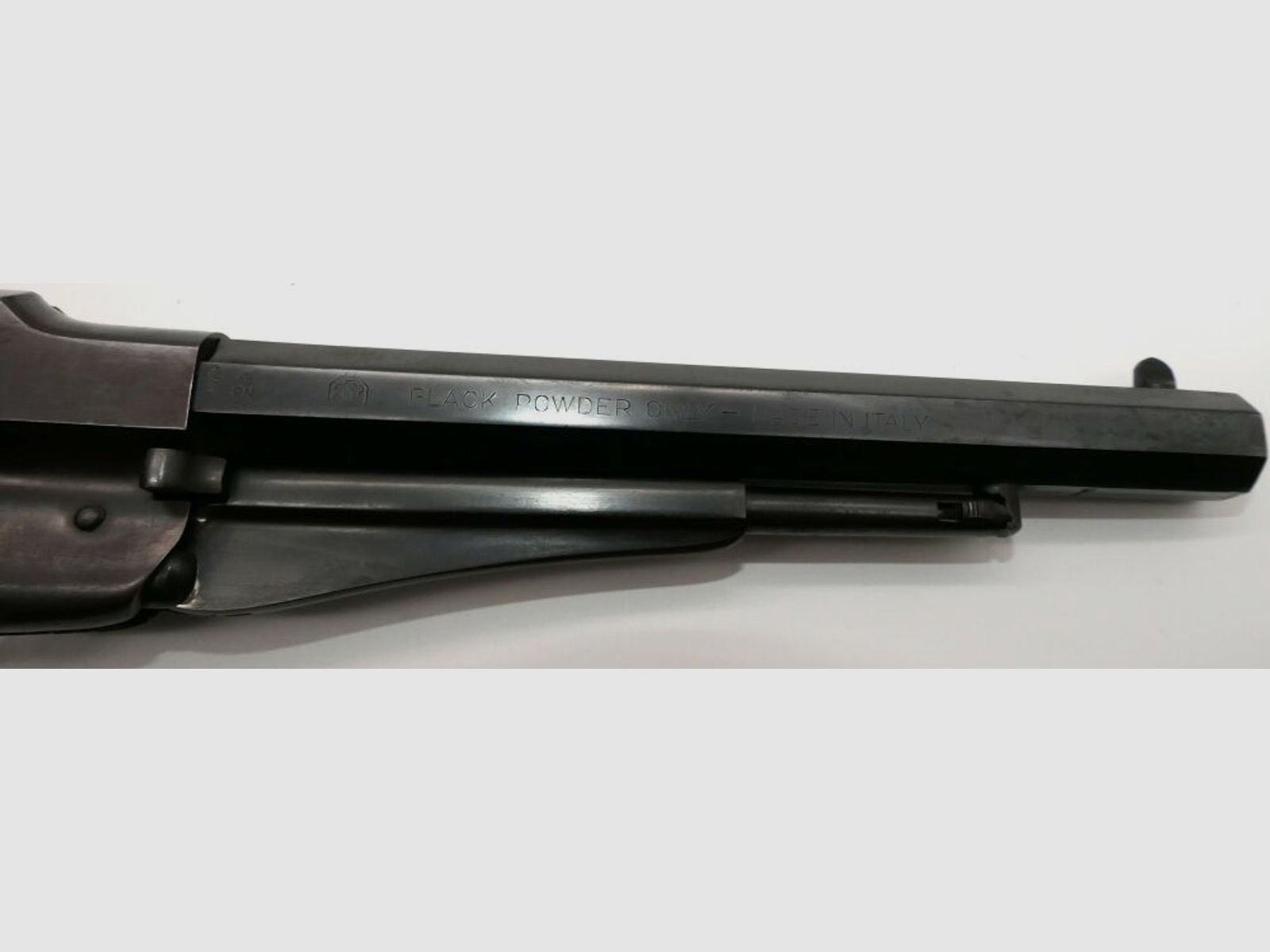 Hege Uberti	 Perkussionsrevolver Model 1858 New Army, Kaliber .44, 8-zölliger Lauf.