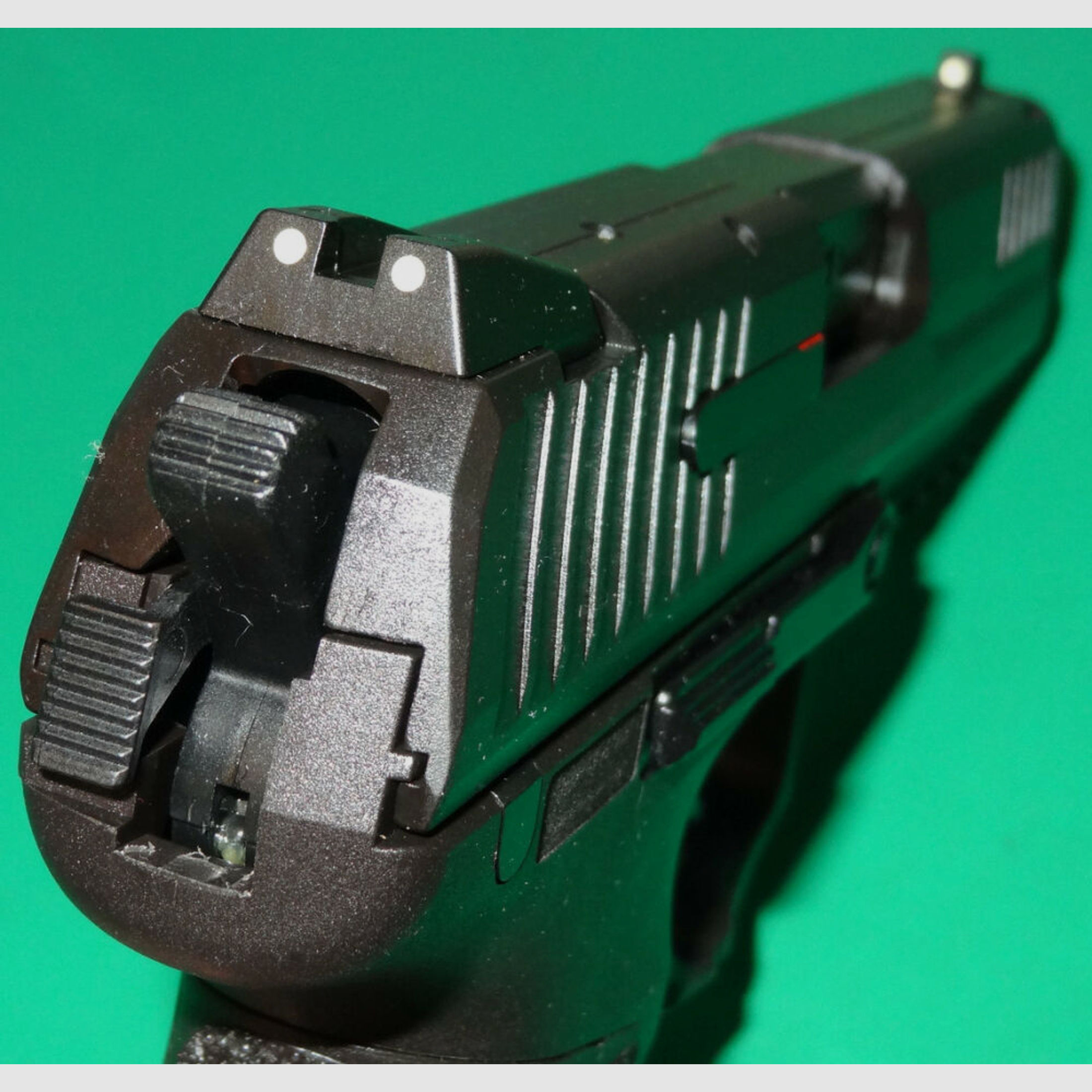 Heckler & Koch	 Pistole Heckler & Koch P30-V3, Brüniert im Kaliber 9x19 (9mm Para) Inkl.Zubehör