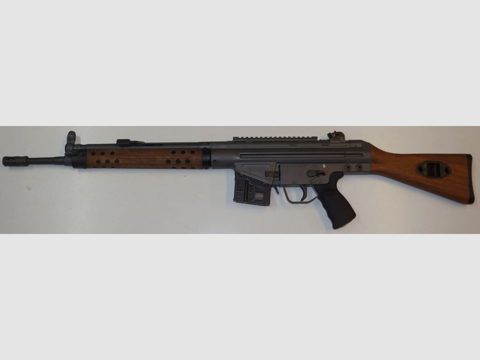 Schwaben Arms GmbH	 SAR M41 Picatinnyschiene 180mm Lang, blank mit Ausfräsung passend für MP5,G3,HK33