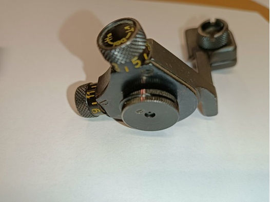 Waffenfabrik Bern	 Orig. W&F Diopter mit kleiner, verstellbarer Irisblende für Schweizer K31, alte Ausführung