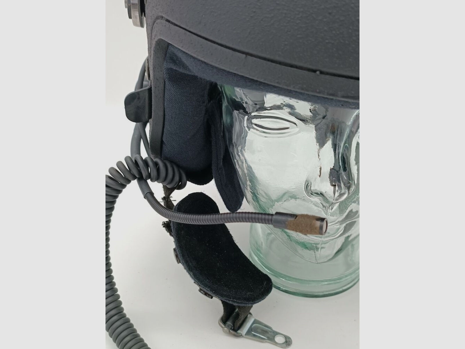 Schuberth	 P100 Polizeihelm aus Kevlar mit ballistischem Visier