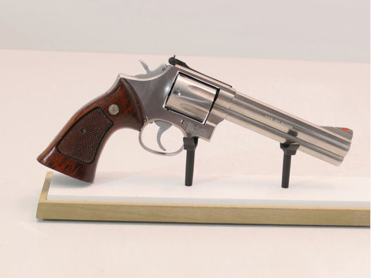Smith & Wesson	 Mod 686