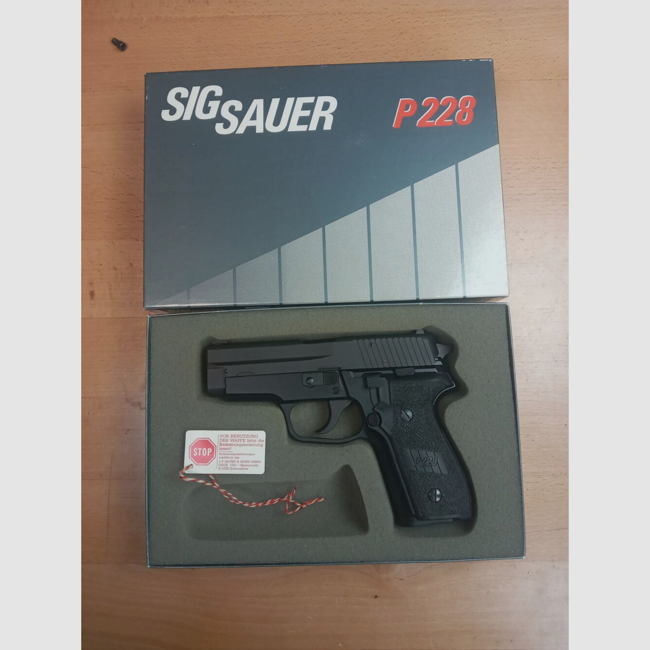 Sig Sauer	 Modell P 228