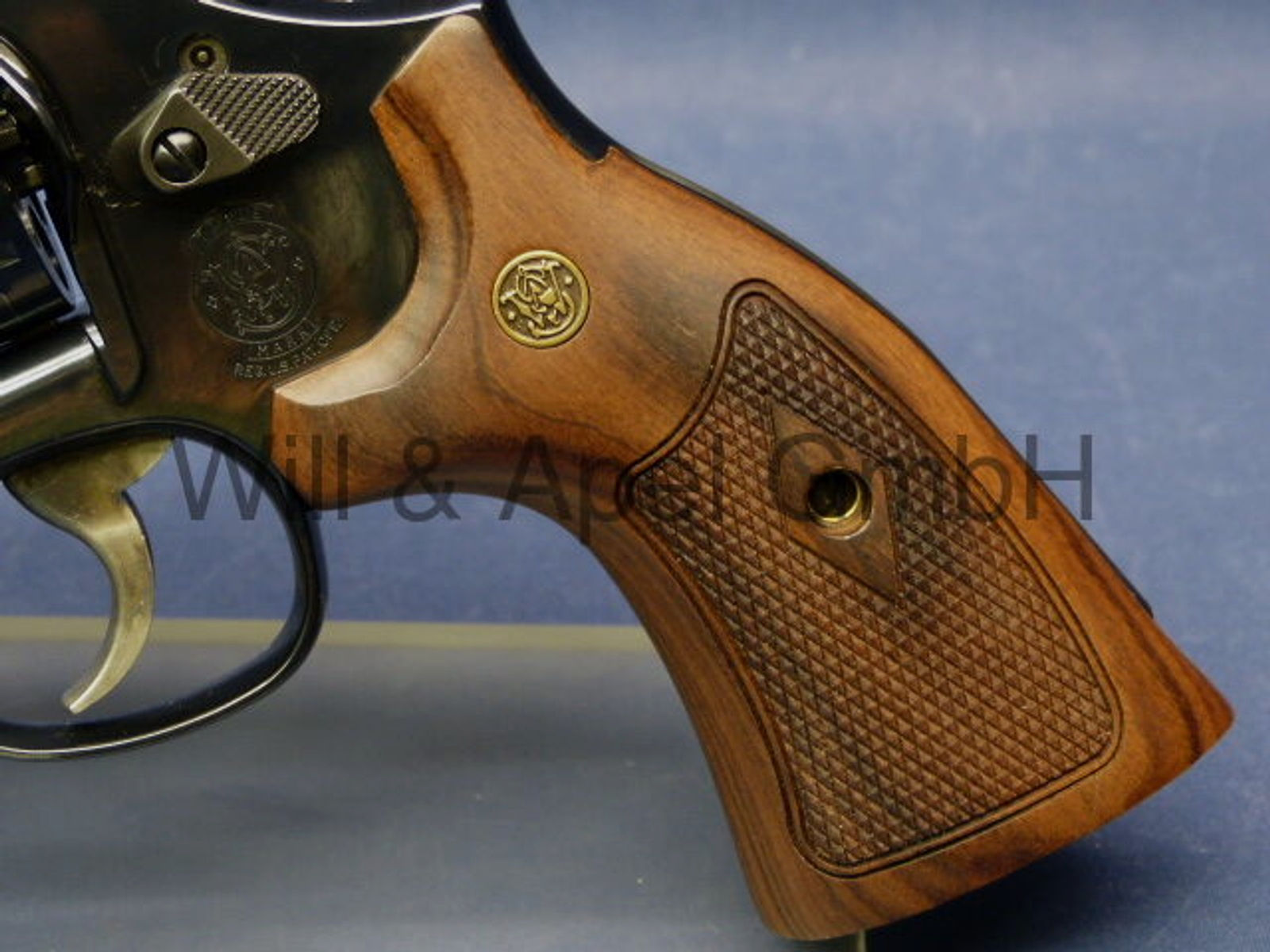 Smith & Wesson	 586 4'' CLASSIC