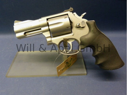 SMITH & WESSON	 686