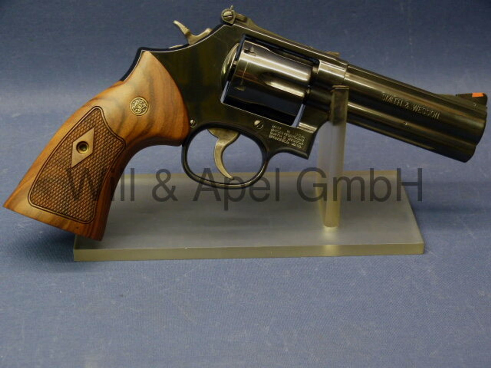 Smith & Wesson	 586 4'' CLASSIC