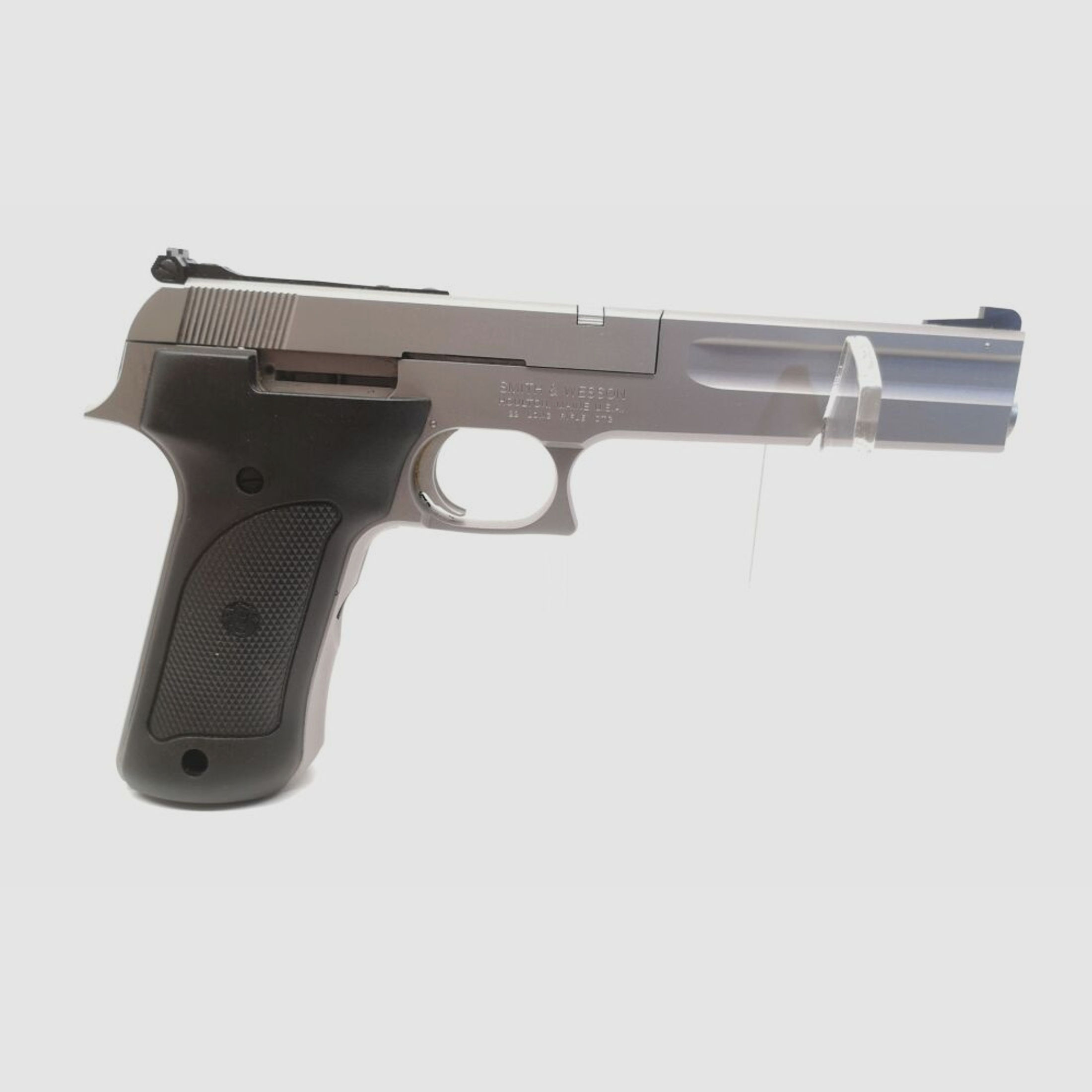Smith & Wesson	 2206