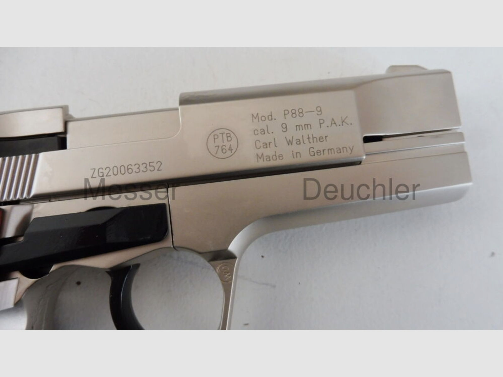 Walther	 P88 vernickelt/Holzgriffschalen