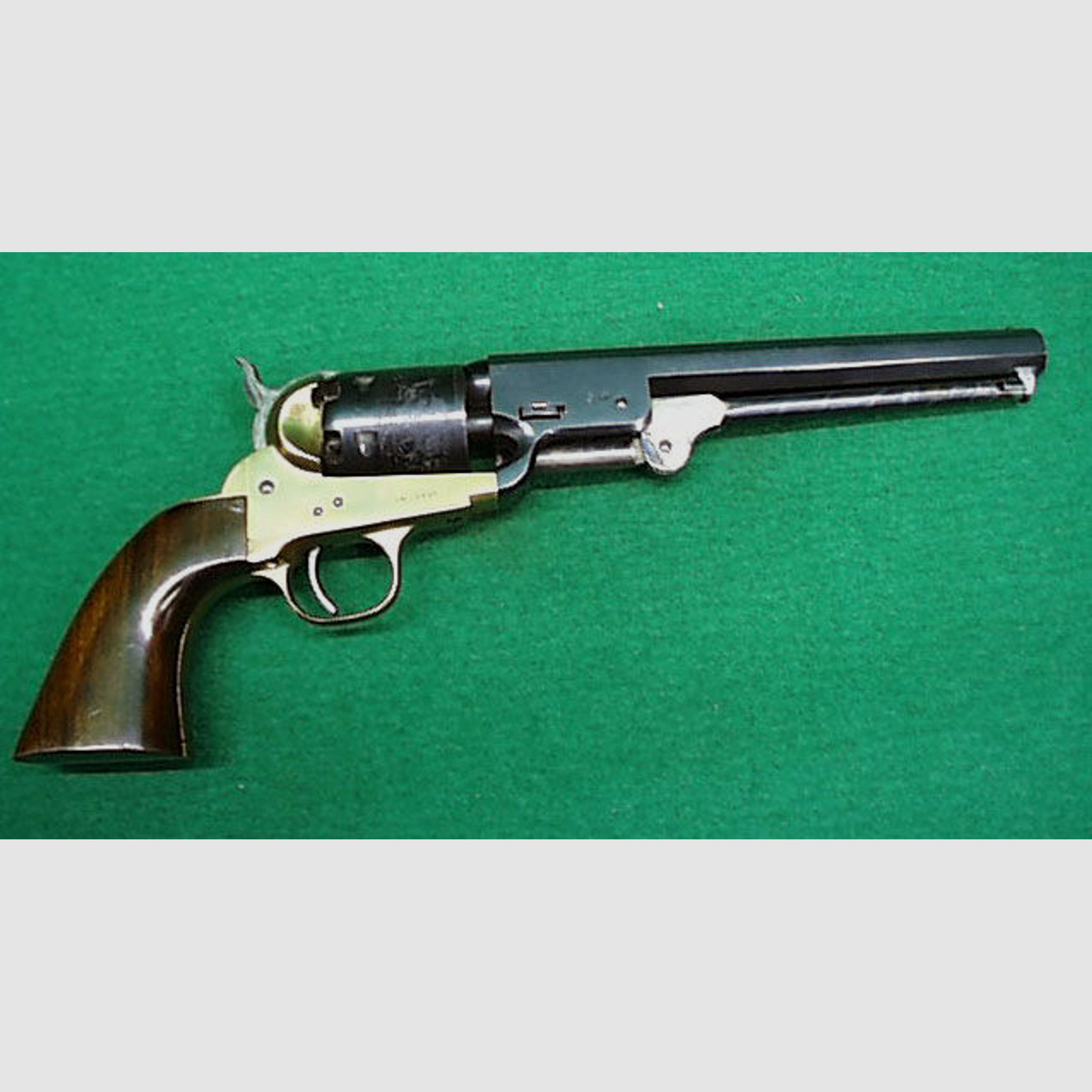 Uberti	 Revolver Colt 1851 Navy  Kal.36 Perk