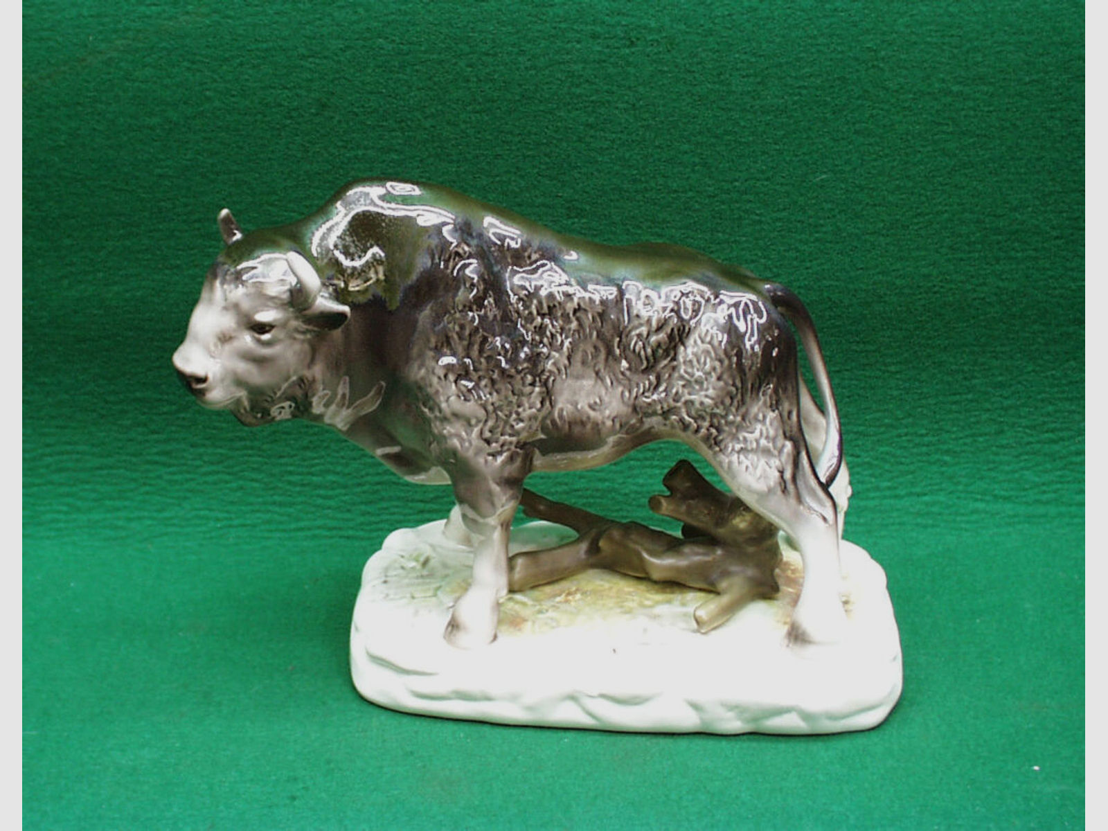 unbekannt	 Bison/Büffel Porzellan Figur