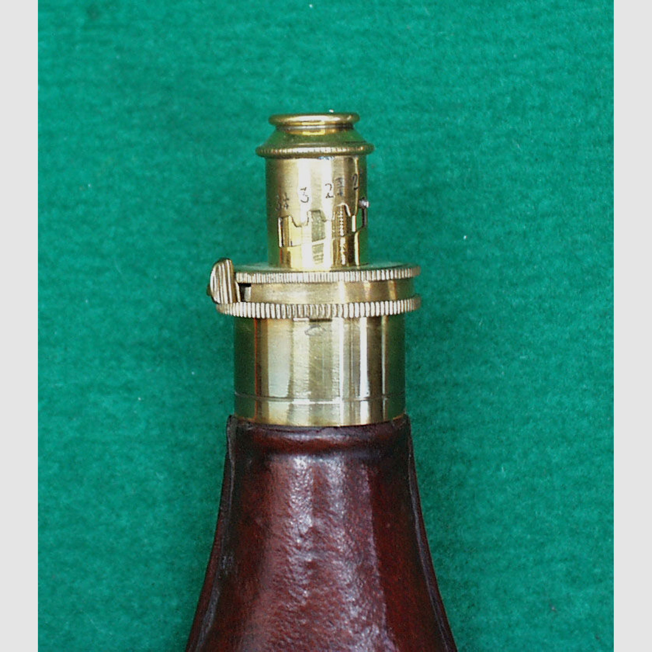 Indien	 Pulverflasche, Leder