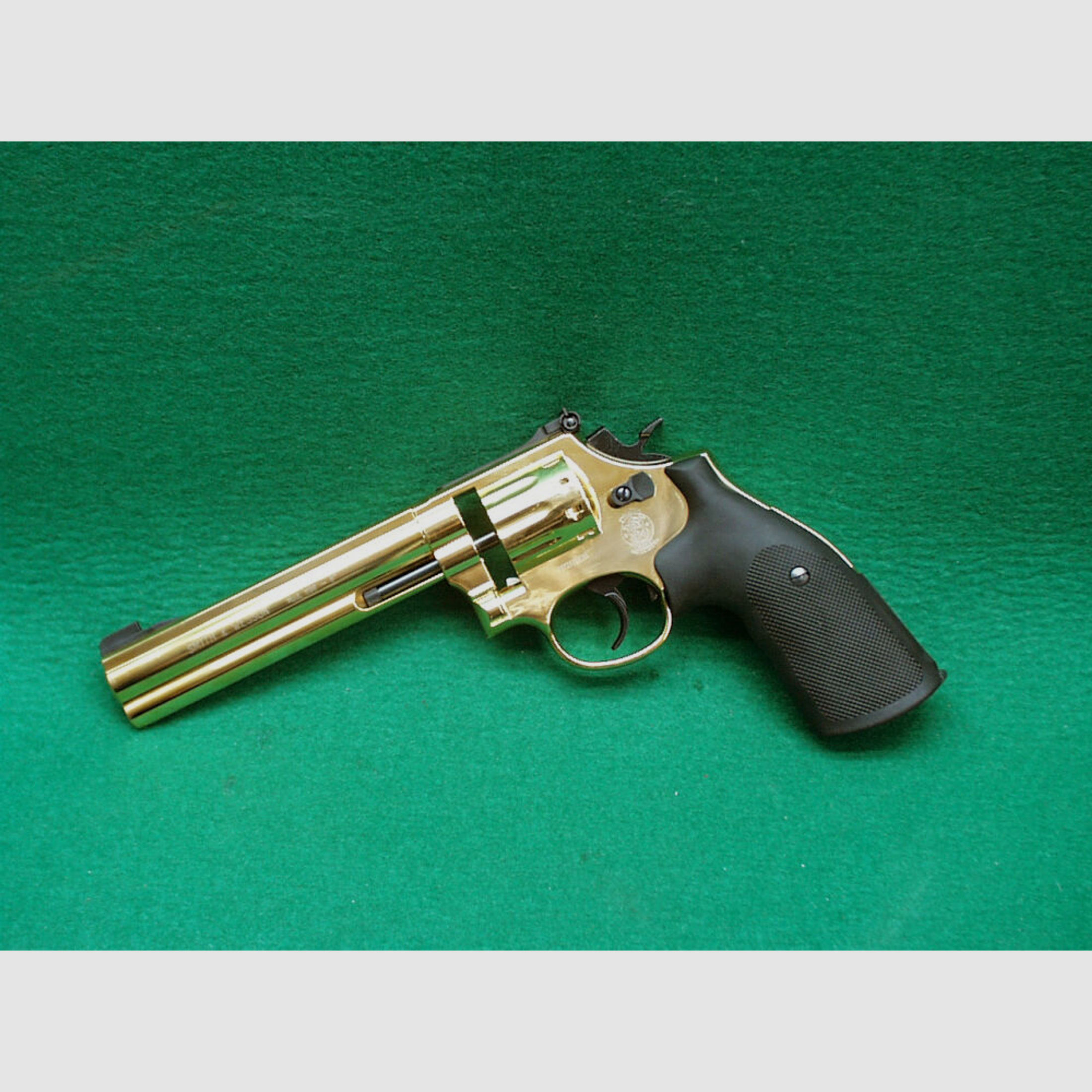 Umarex	 Smith&Wesson 686-6" Co2 Revolver, Gold Finish