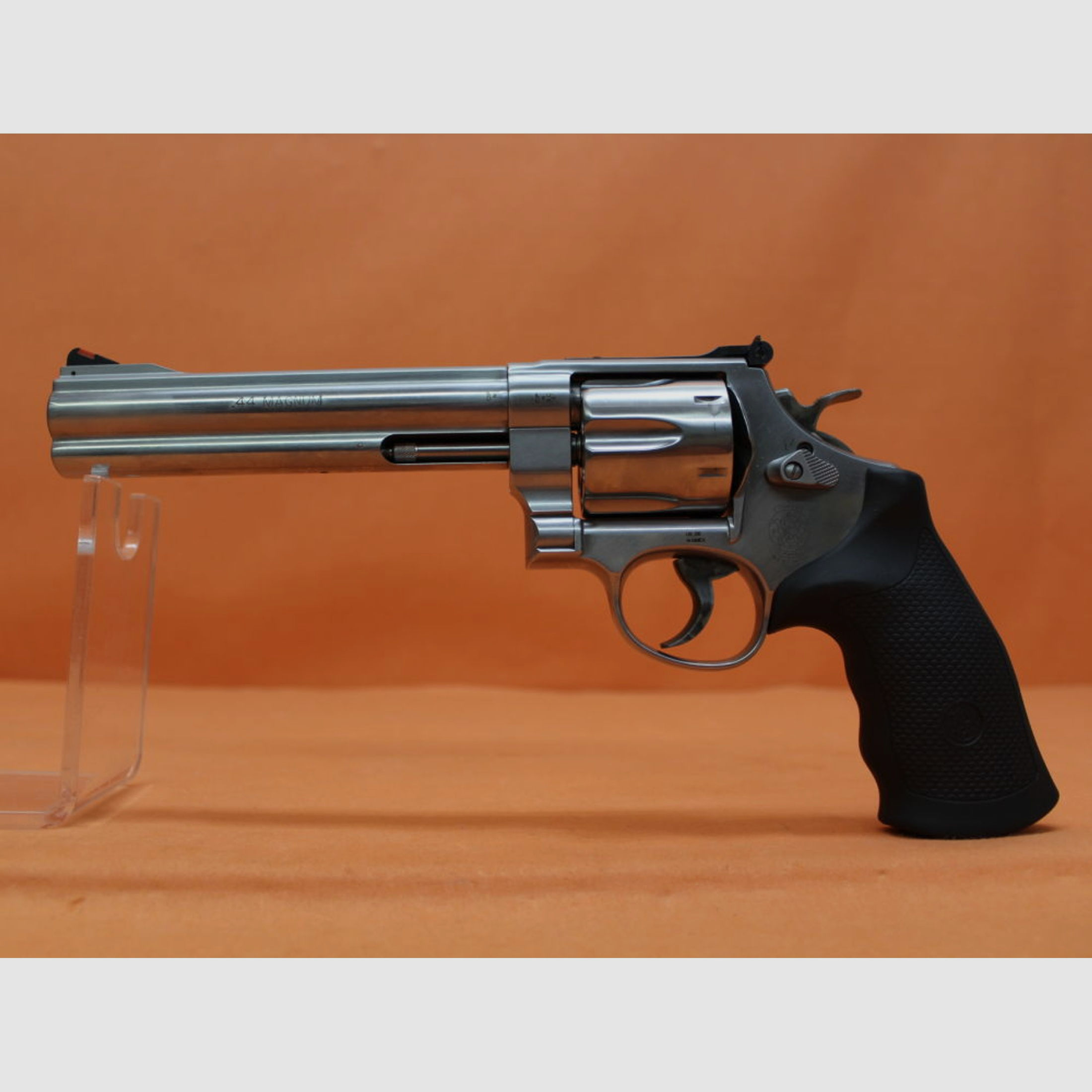 Smith&Wesson, S&W	 Revolver .44RemMagnum Smith&Wesson/ S&W629-6 Clasic Stainless 6,5" Lauf/Mikrometervisier/Gummigriff