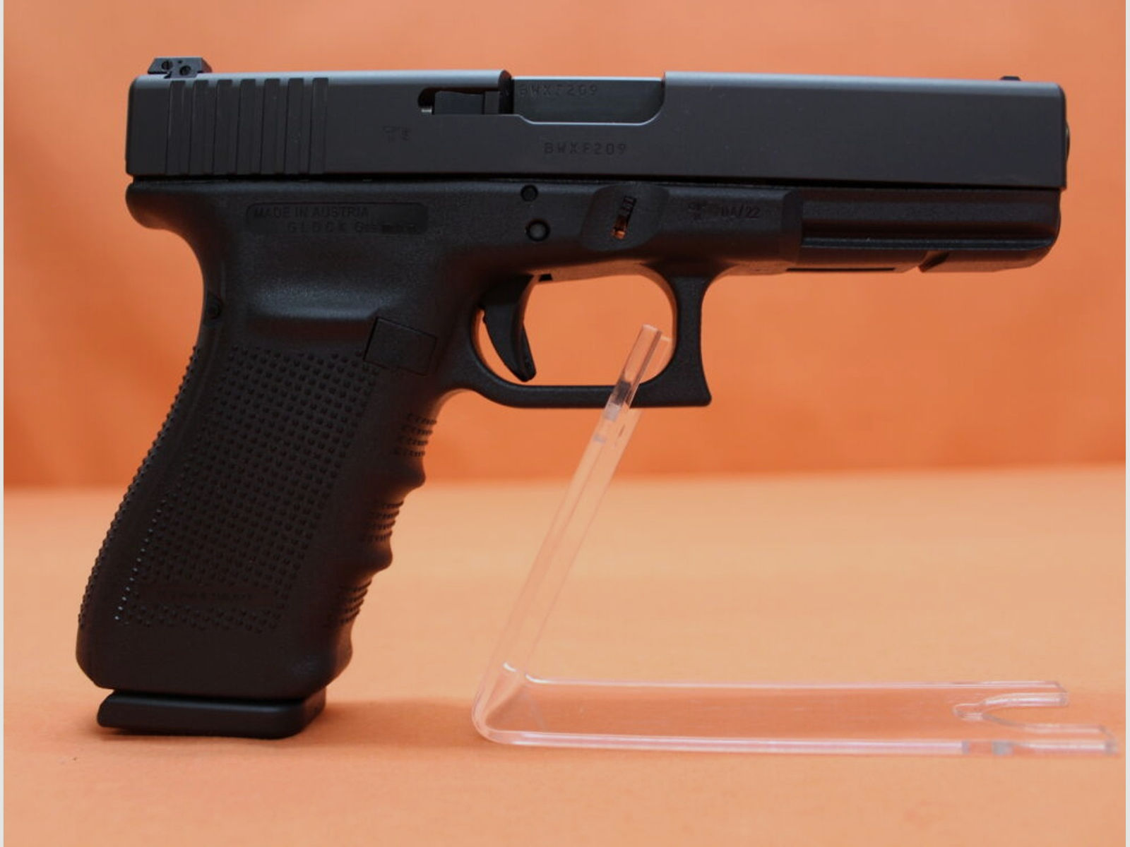 Glock	 Ha.Pistole .45Auto Glock21 Gen.4 (ADJ) 117mm Lauf/ Reservemagazin (.45ACP/.45A.C.P.)