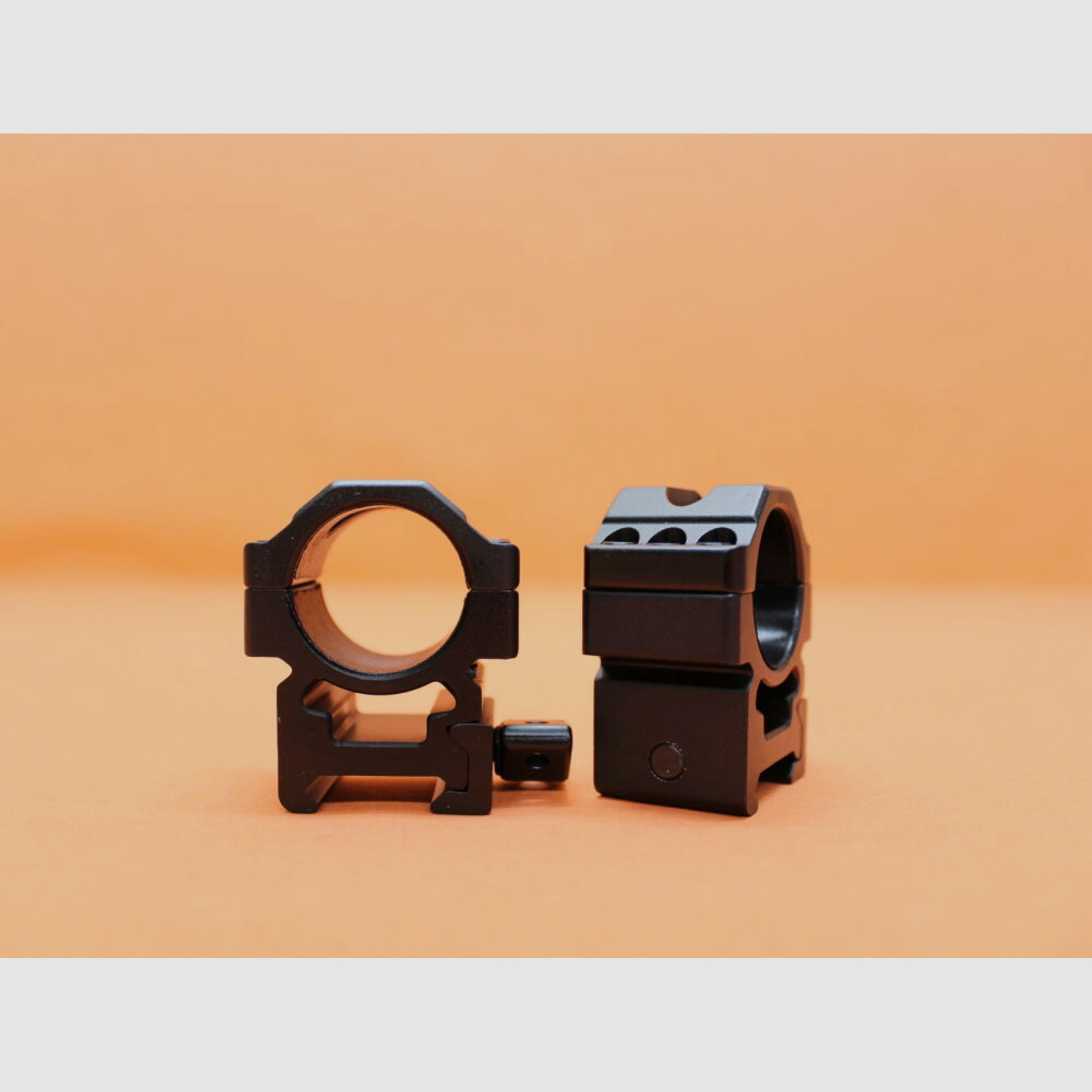 UTG - Leapers	 UTG QD Montageringe 1" Medium (RG2W1156) Twist Lock Alu schwarz für Picatinnyprofil.