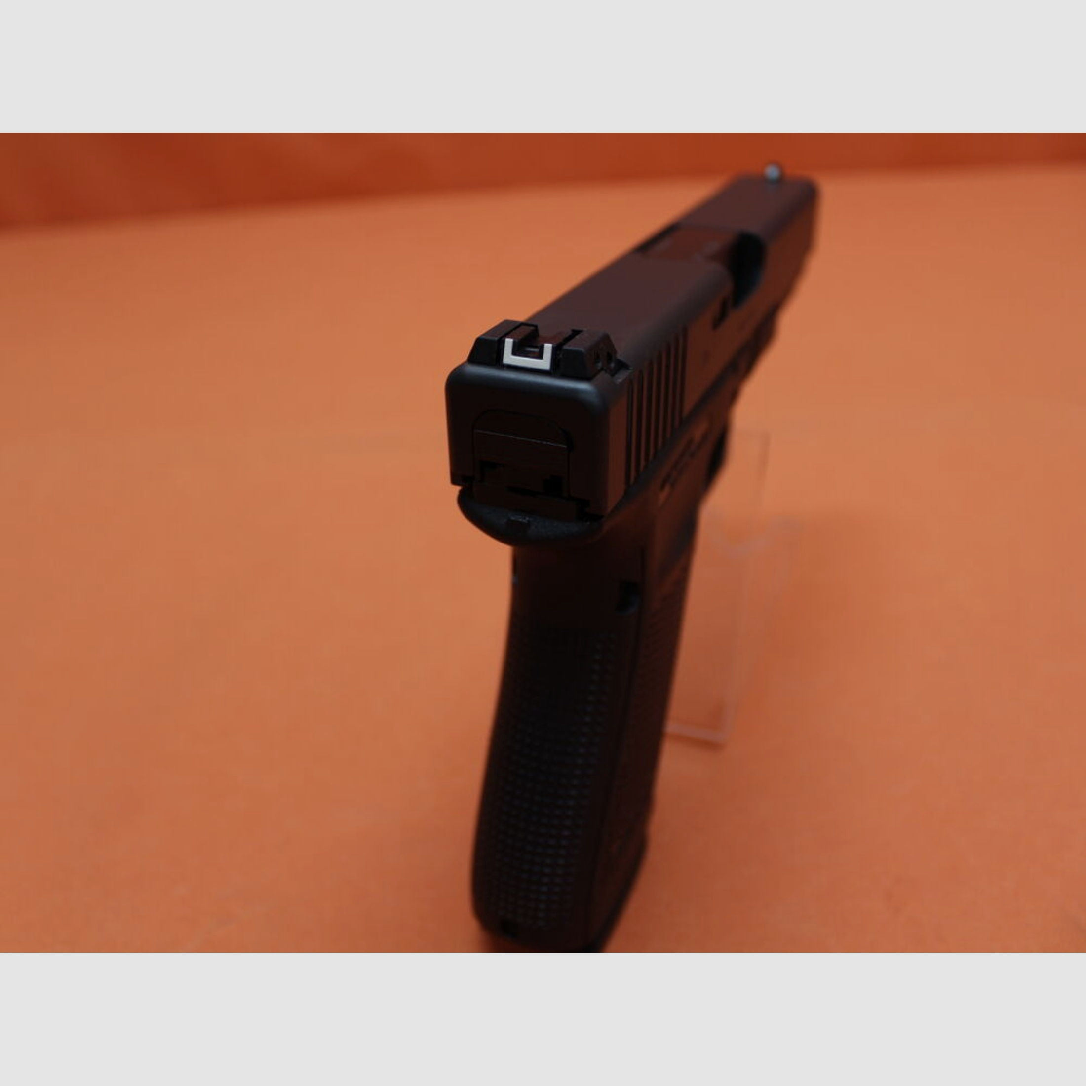 Glock	 Ha.Pistole .45Auto Glock21 Gen.4 (ADJ) 117mm Lauf/ Reservemagazin (.45ACP/.45A.C.P.)