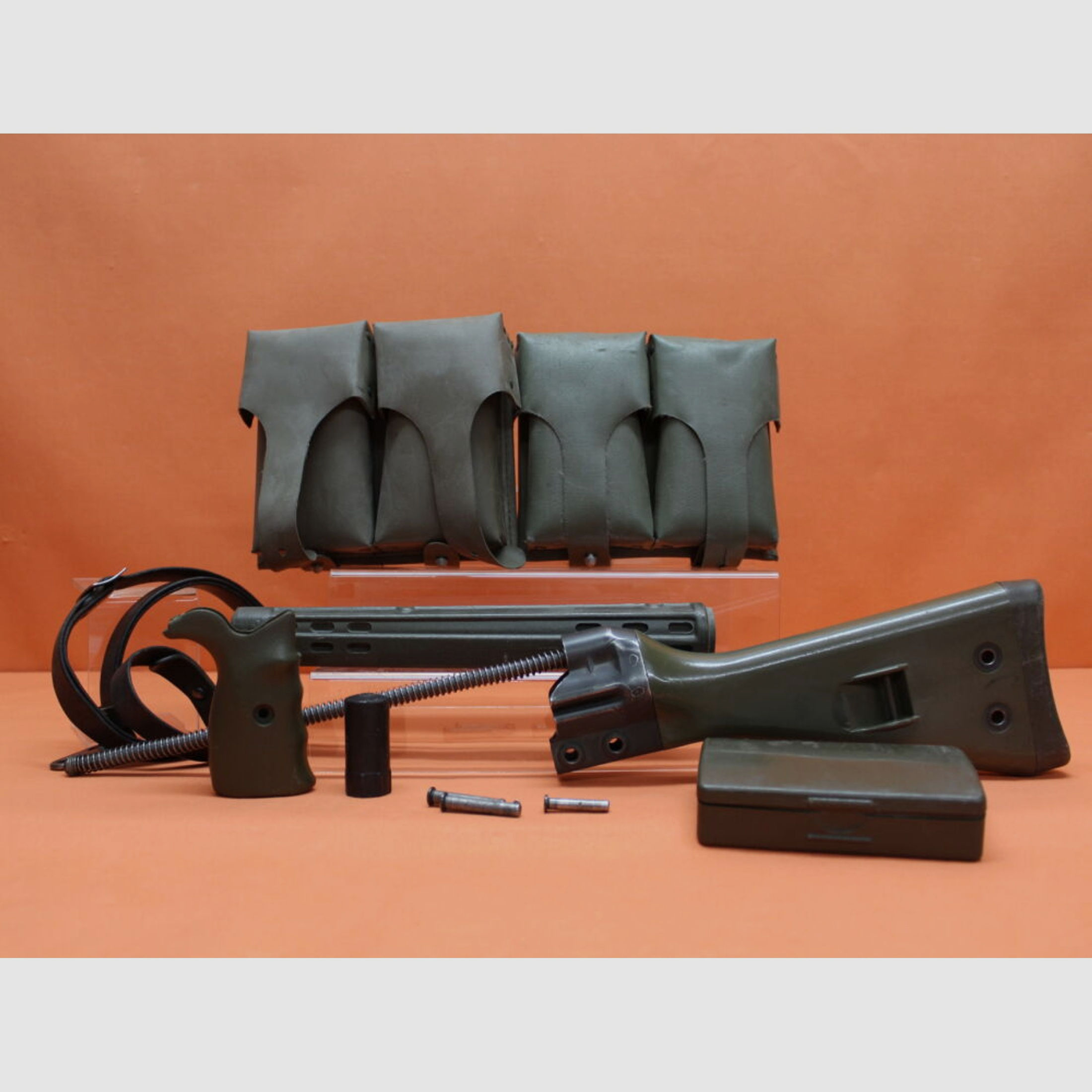 BUND SURPLUS	 Heckler&Koch/H&K HK G3 Komplett-Set oliv BUND H&K Handschutz/Pistolengriff/Schulterstütze/Mag.T.SSt