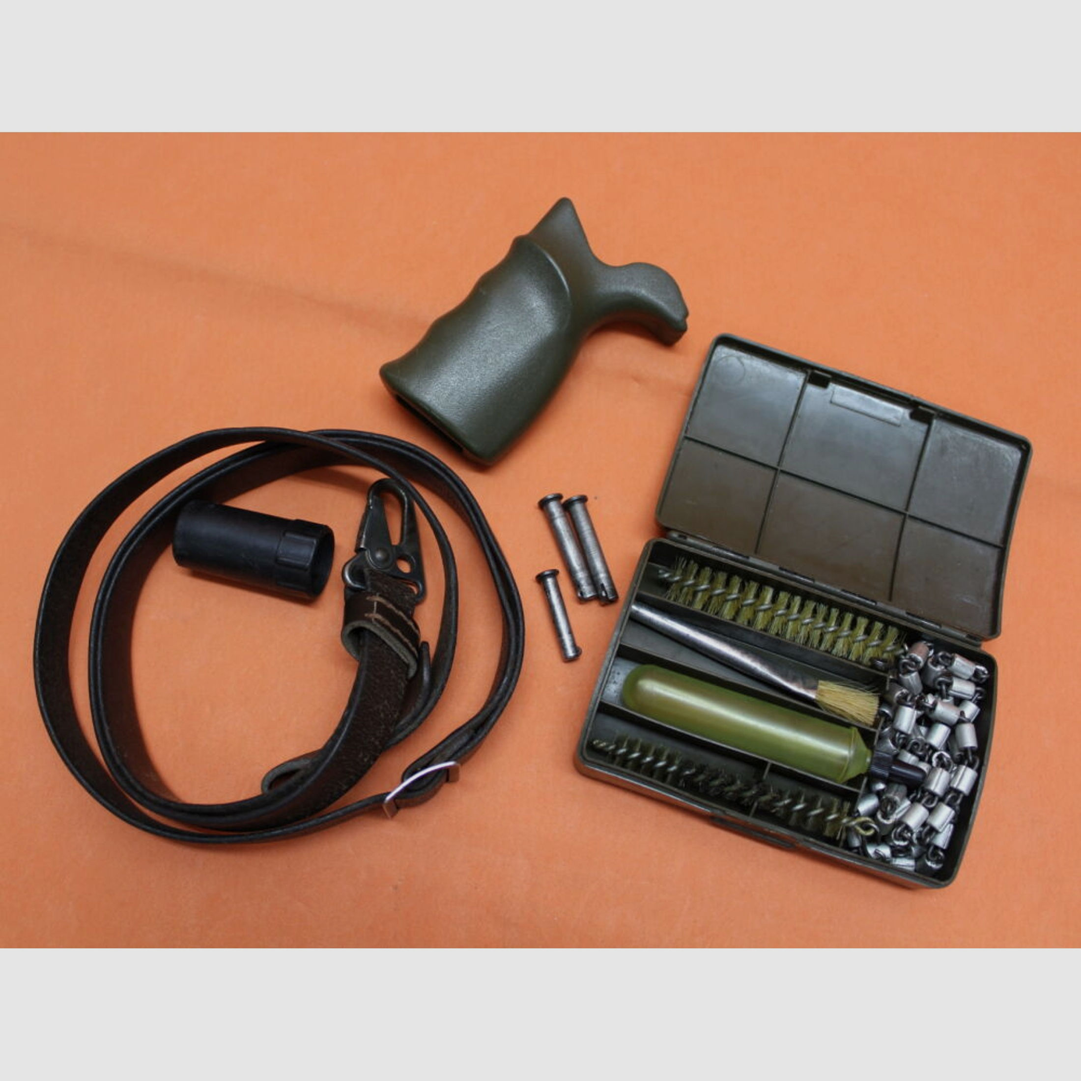 BUND SURPLUS	 Heckler&Koch/H&K HK G3 Komplett-Set oliv BUND H&K Handschutz/Pistolengriff/Schulterstütze/Mag.T.SSt