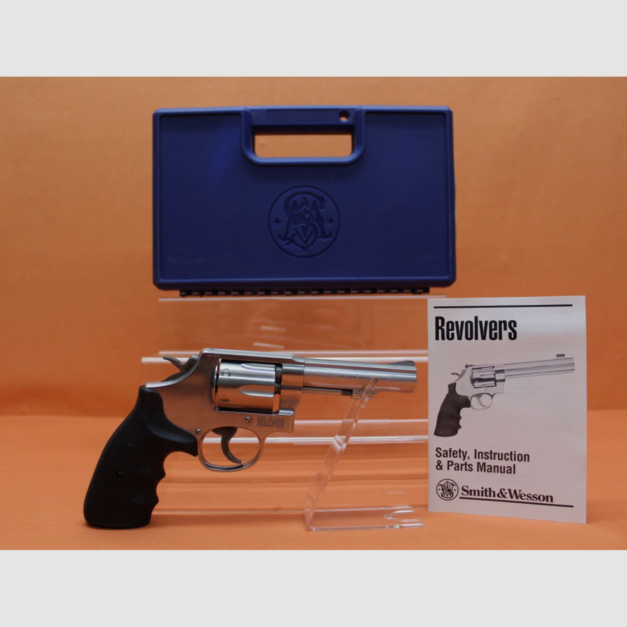 Smith & Wesson/S&W	 Revolver .38Special Smith&Wesson/ S&W64-6 stainless, 4" Lauf mit Rampenkorn/ Gummigriff