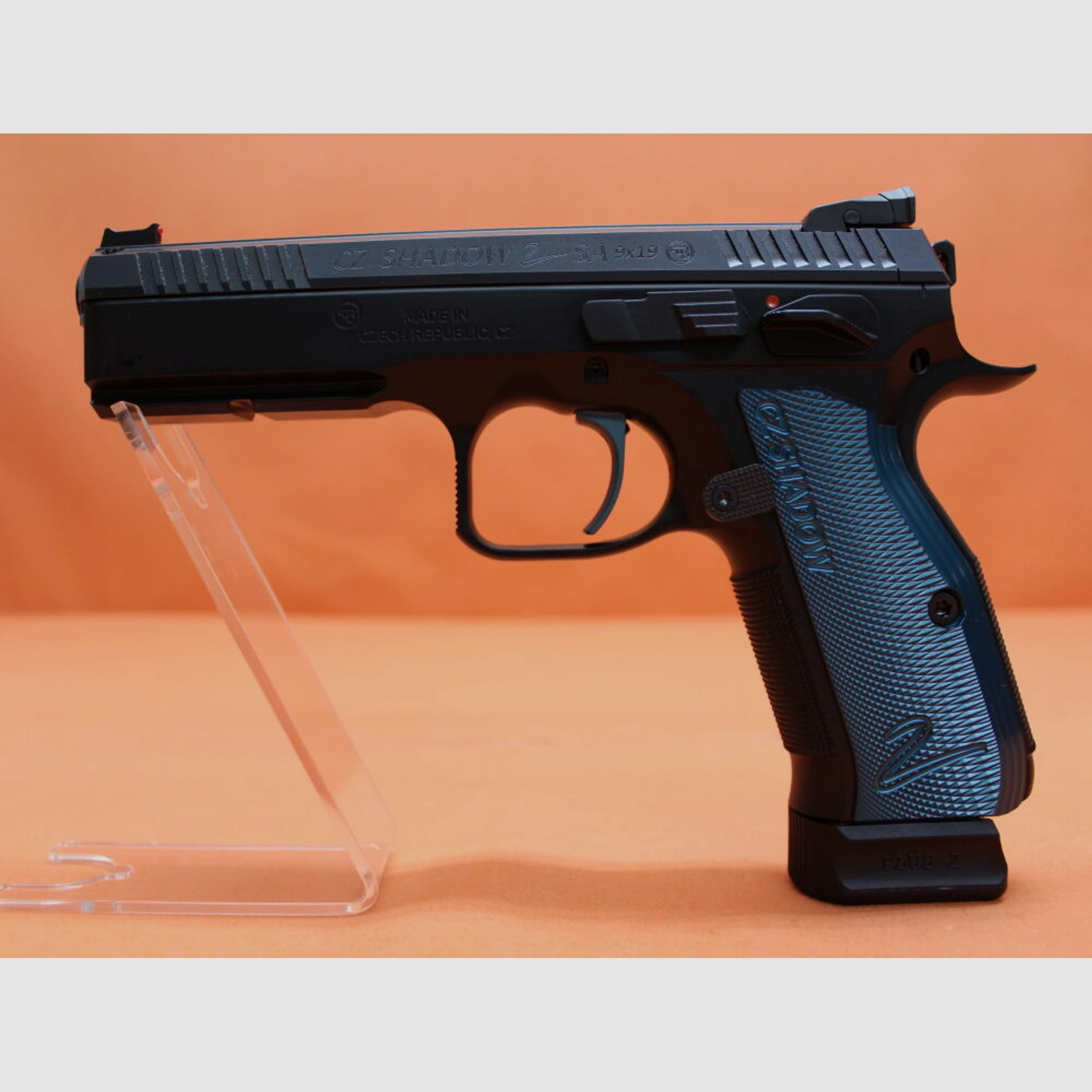 CZUB	 Ha.Pistole 9mmLuger CZUB SHADOW2 Black Poly SA-Abzug/Fiber-Leuchtkorn/3 Magazine (9mmPara/9x19)CZ75