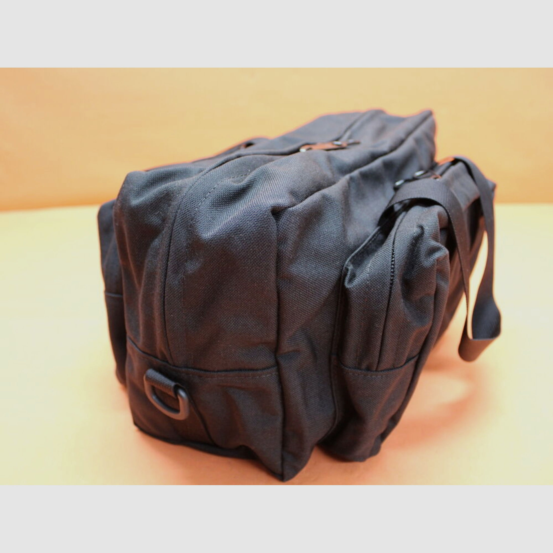 Heckler & Koch HK	 Heckler&Koch Range Bag Cordura® schwarz mit aufgesticktem HK Logo ca. 36x27x21 cm