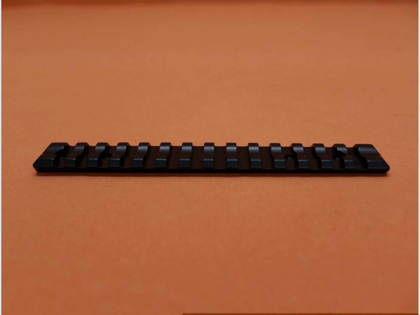 Recknagel	 Era-Tac (57050-2081) Picatinnyprofil-Montageschiene für Tikka T3/T3, Vorneigung 20 MOA, Alu schwarz