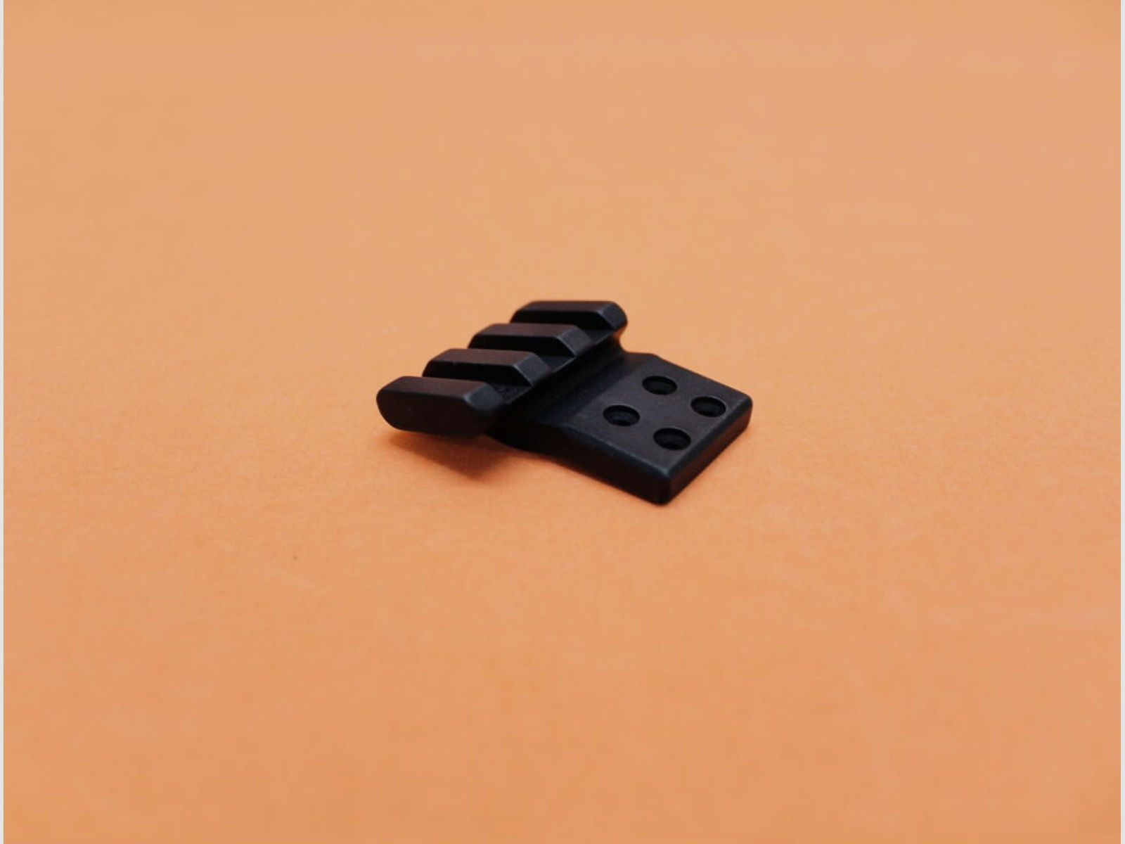 Recknagel	 Era-Tac Picatinny-Aufsatz (T0913-0000) BL=35mm, seitlich gekröpft, Alu schwarz für ERA-Tac Ringe